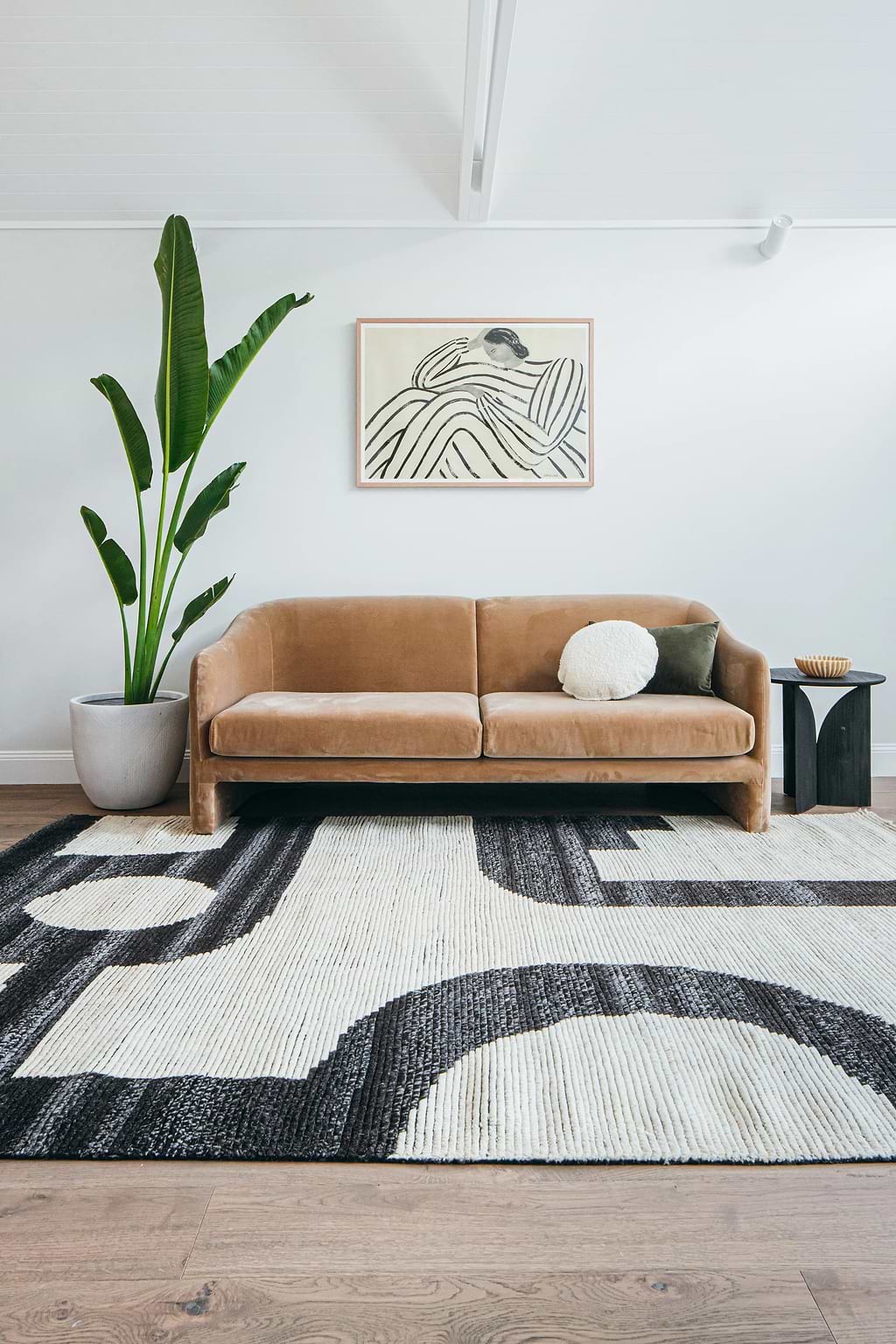 Sample of Leblon Abstract Pattern New Zealand Wool Rug in Beige and Charcoal