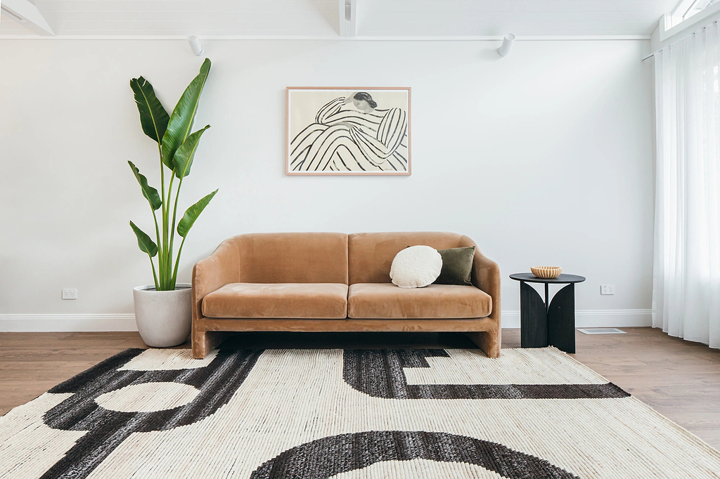 Leblon Abstract Pattern New Zealand Wool Rug in Beige and Charcoal