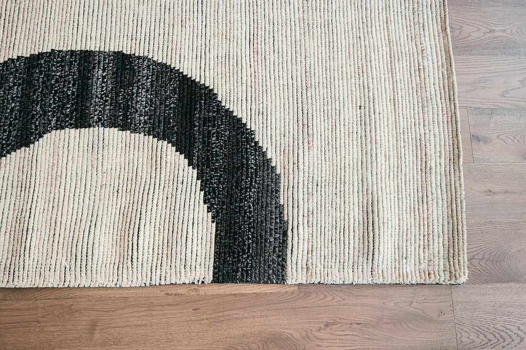 Sample of Leblon Abstract Pattern New Zealand Wool Rug in Beige and Charcoal
