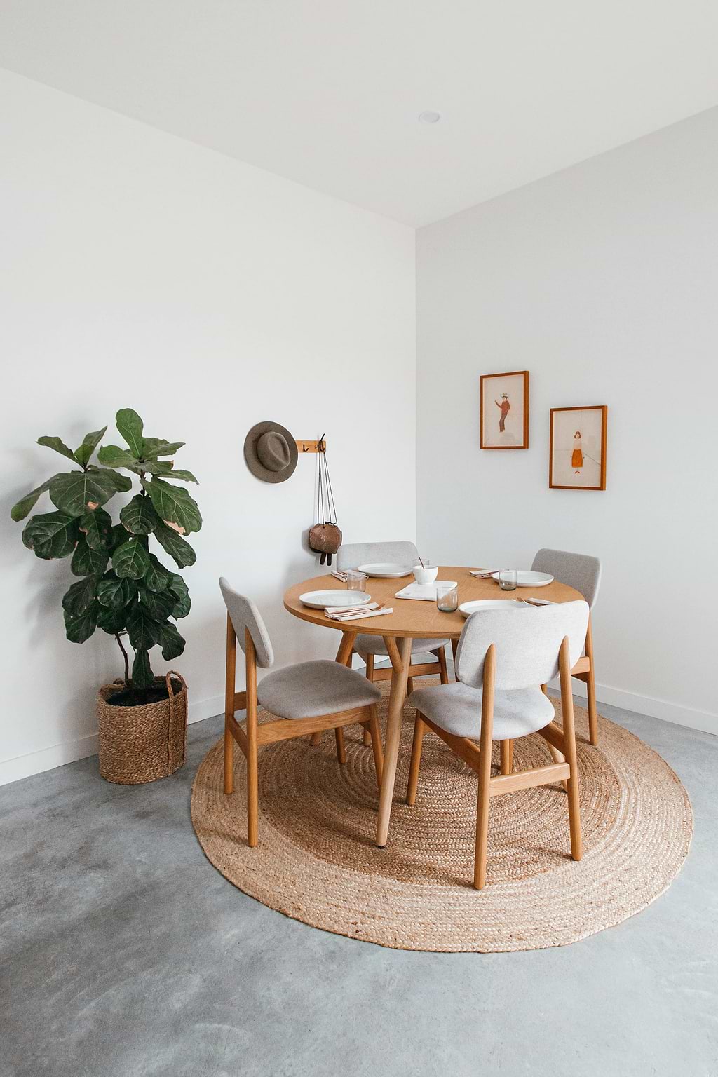 Ananda Round Two Toned Natural Jute Rug