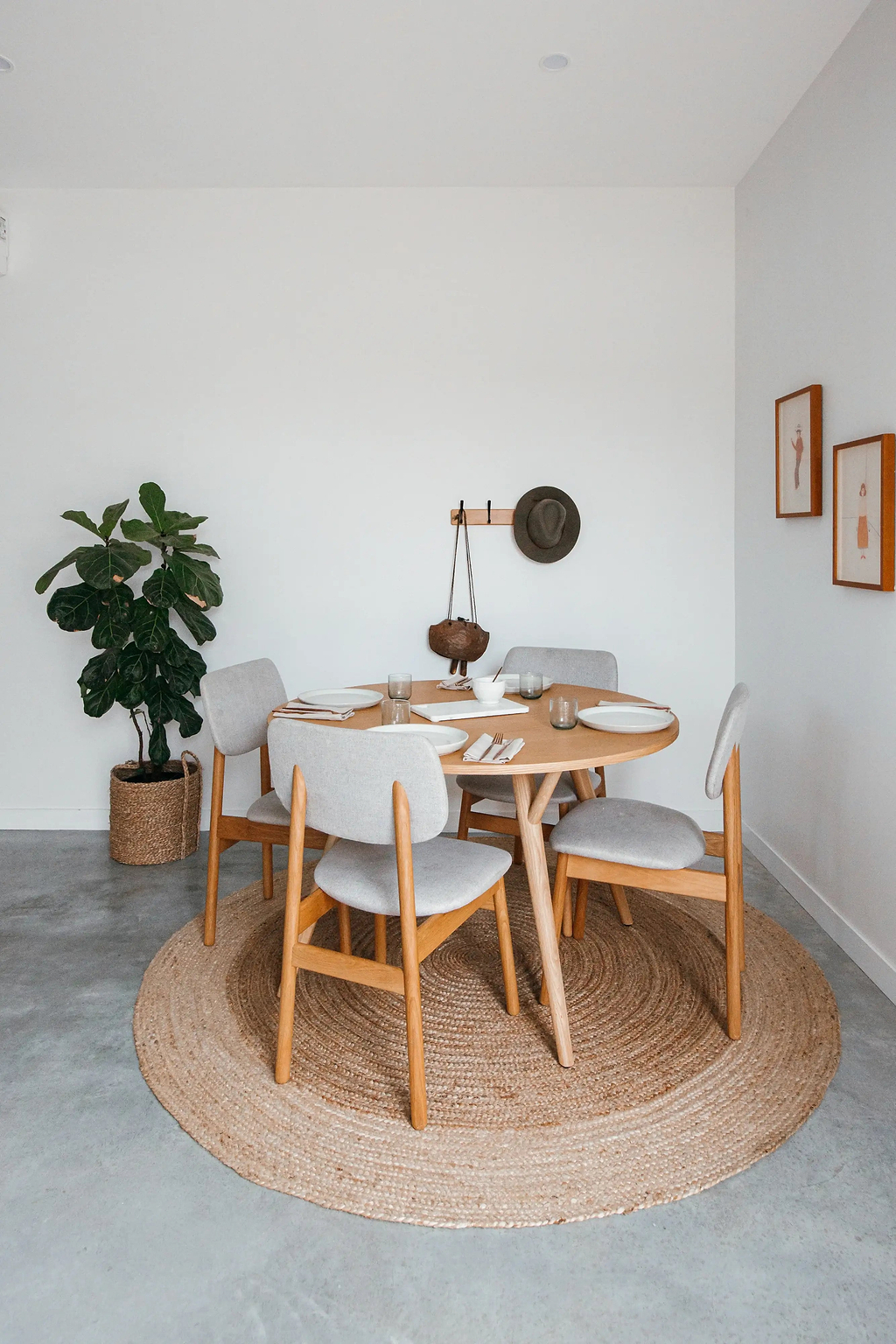 Ananda Round Two Toned Natural Jute Rug