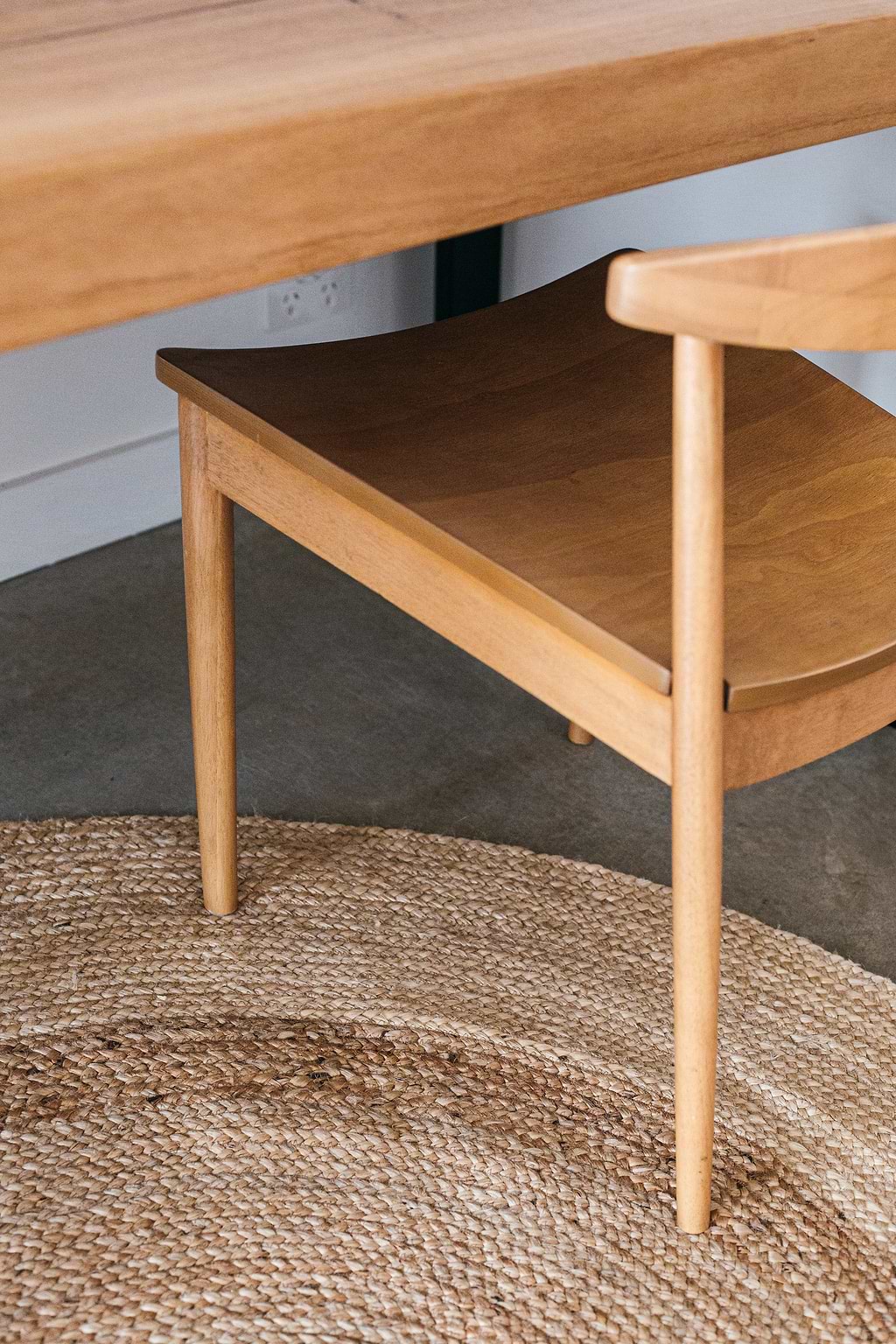 Ananda Round Two Toned Natural Jute Rug