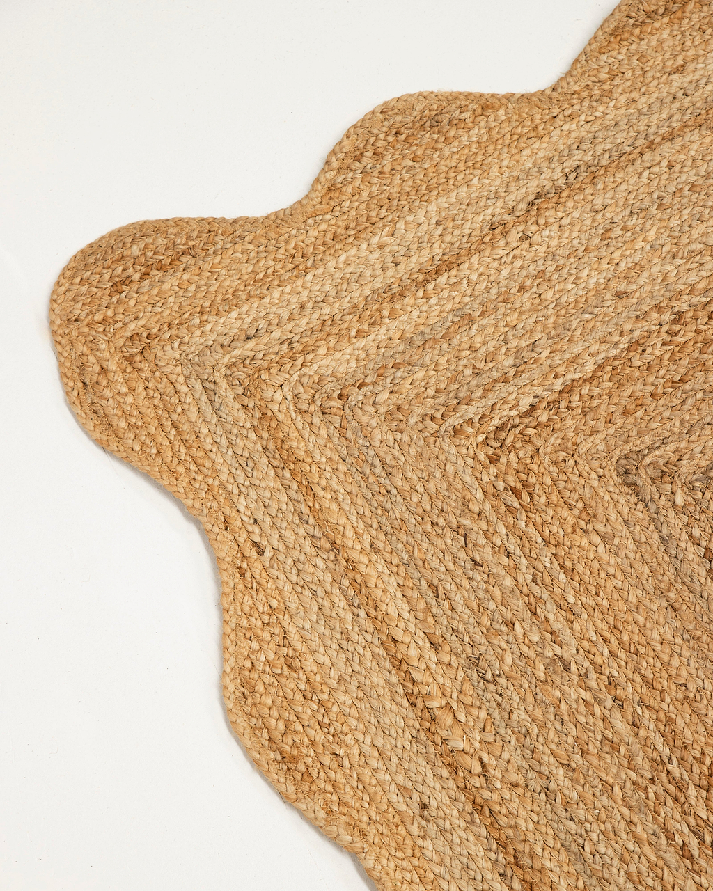Marigold Wavy Jute Rug in Natural