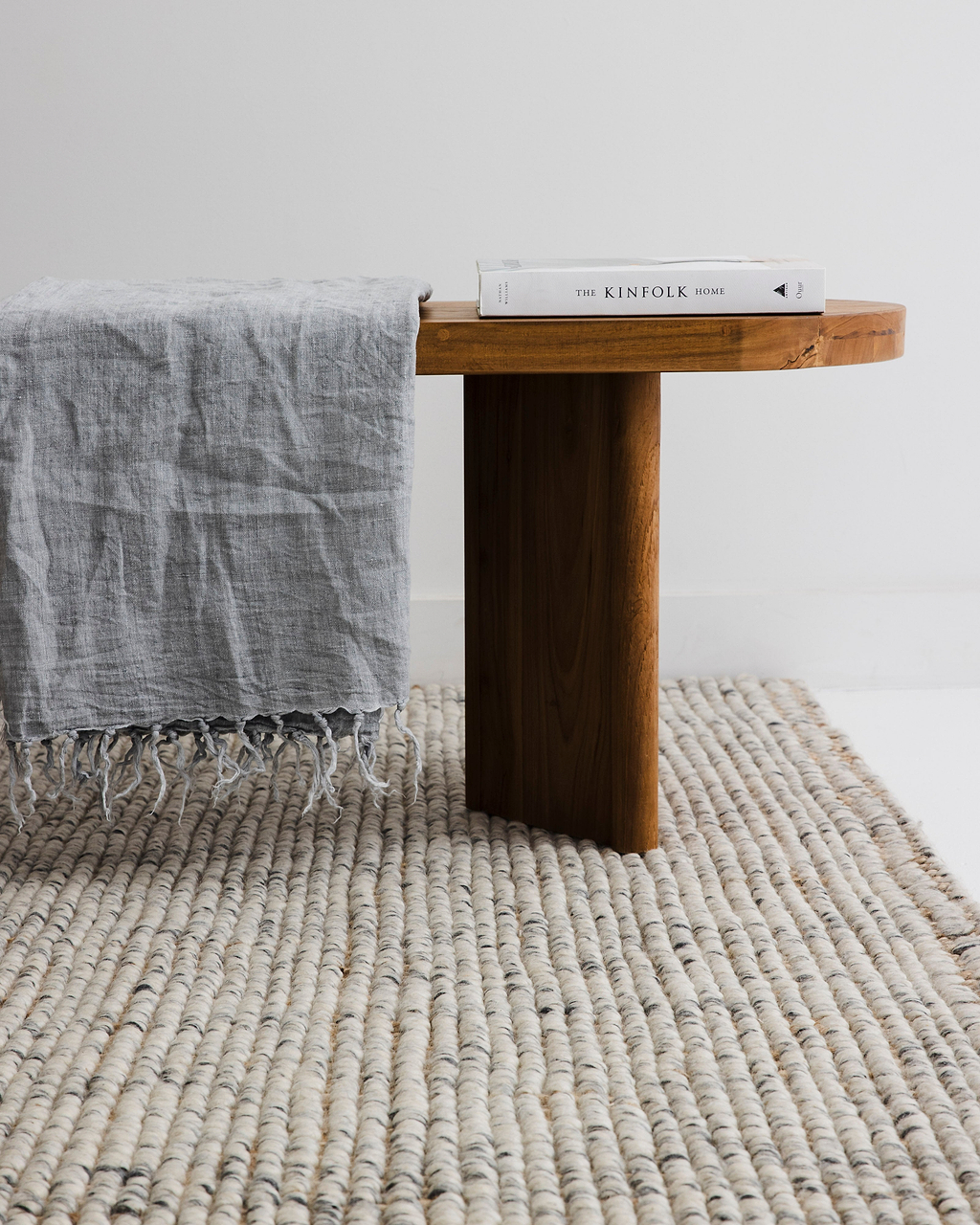 Alskar Handwoven Wool and Jute Rug in Grey