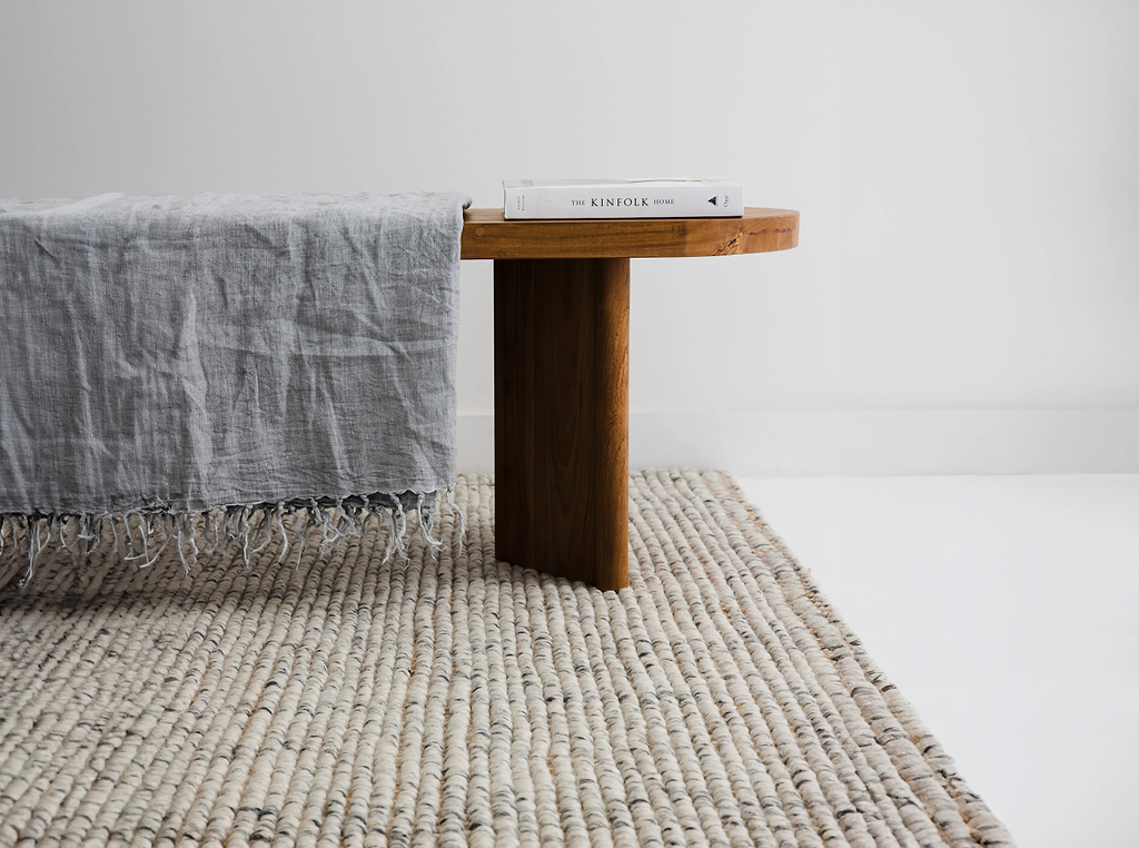 Alskar Handwoven Wool and Jute Rug in Grey