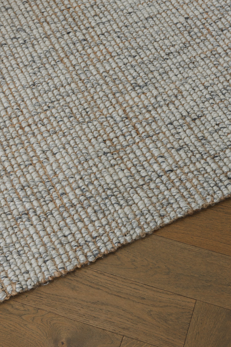 Alskar Handwoven Wool and Jute Rug in Grey
