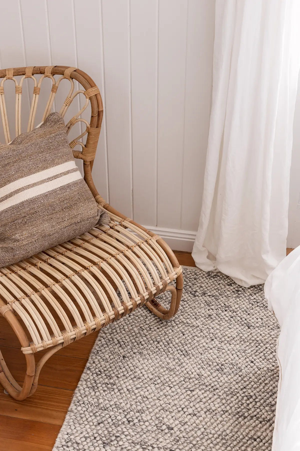 Serenity Handwoven Chunky Wool Rug in Grey