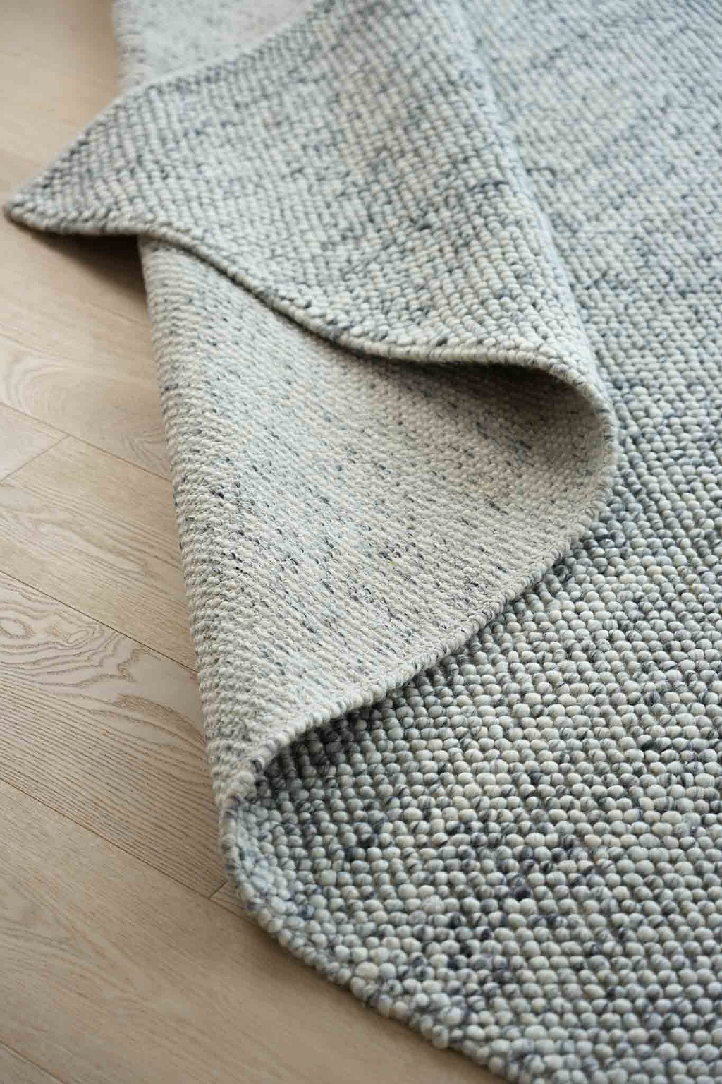 Serenity Handwoven Chunky Wool Rug in Grey