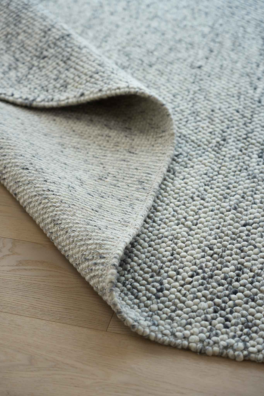 Serenity Handwoven Chunky Wool Rug in Grey