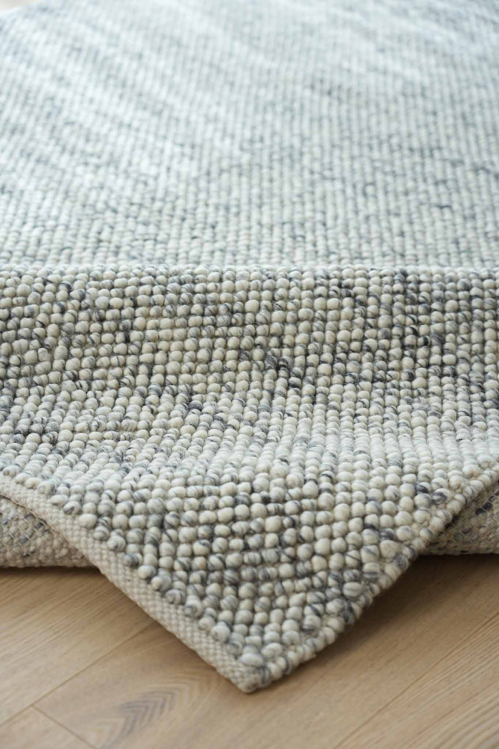 Serenity Handwoven Chunky Wool Rug in Grey