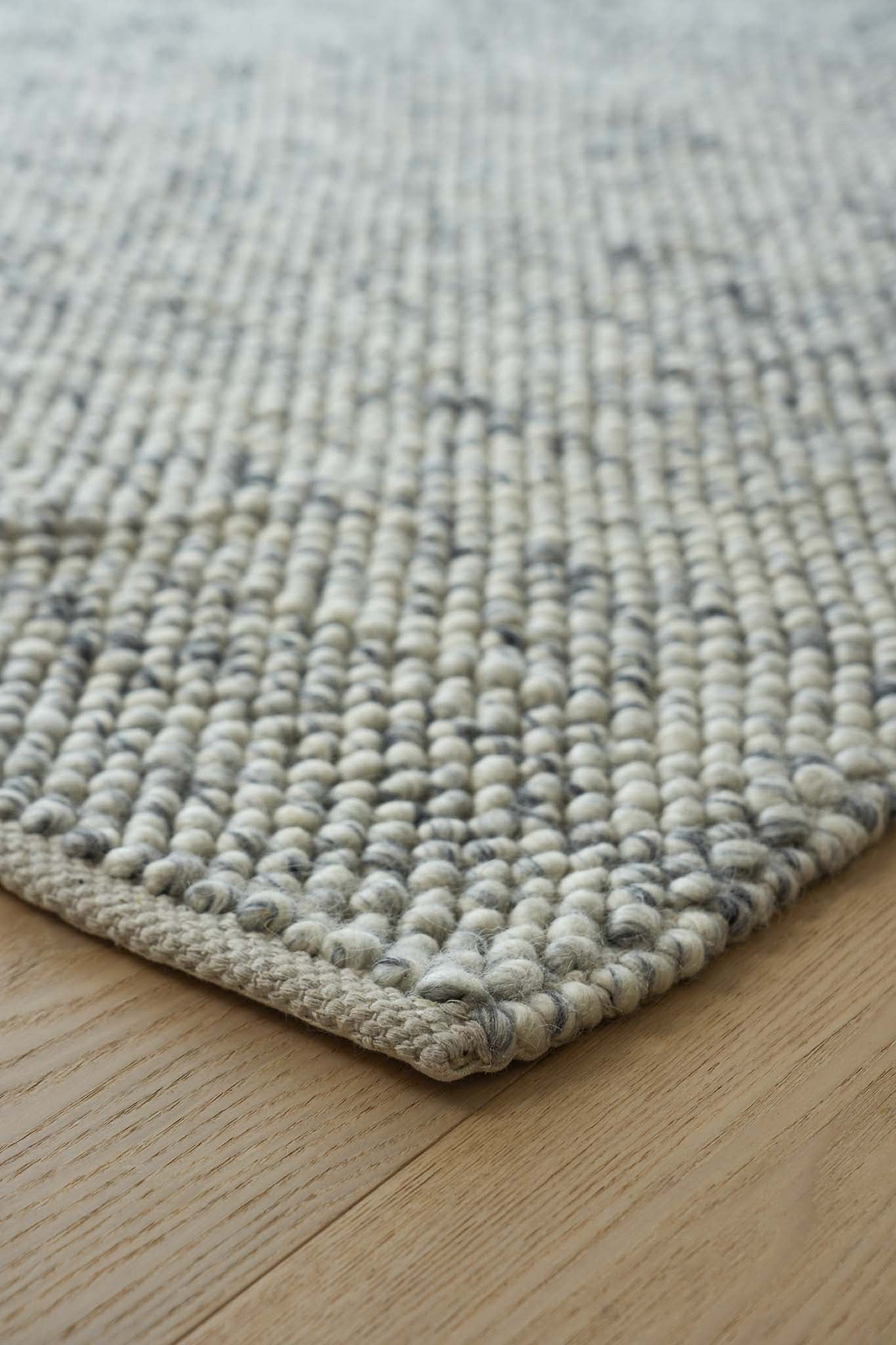 Serenity Handwoven Chunky Wool Rug in Grey