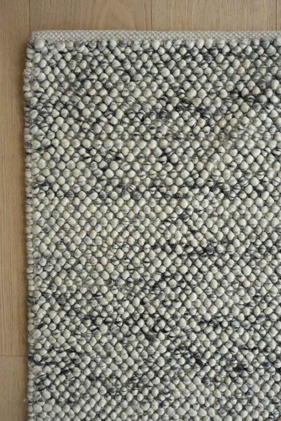 Serenity Handwoven Chunky Wool Rug in Grey