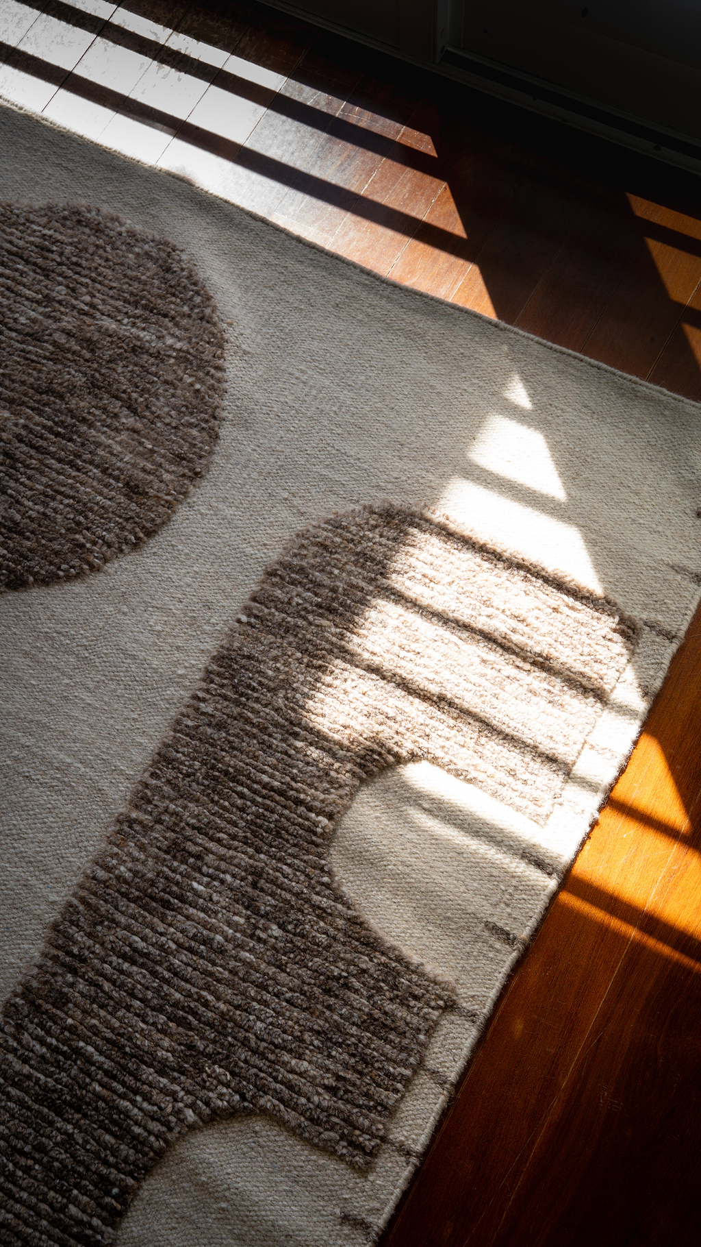 Leblon Abstract Pattern New Zealand Wool Rug in Natural