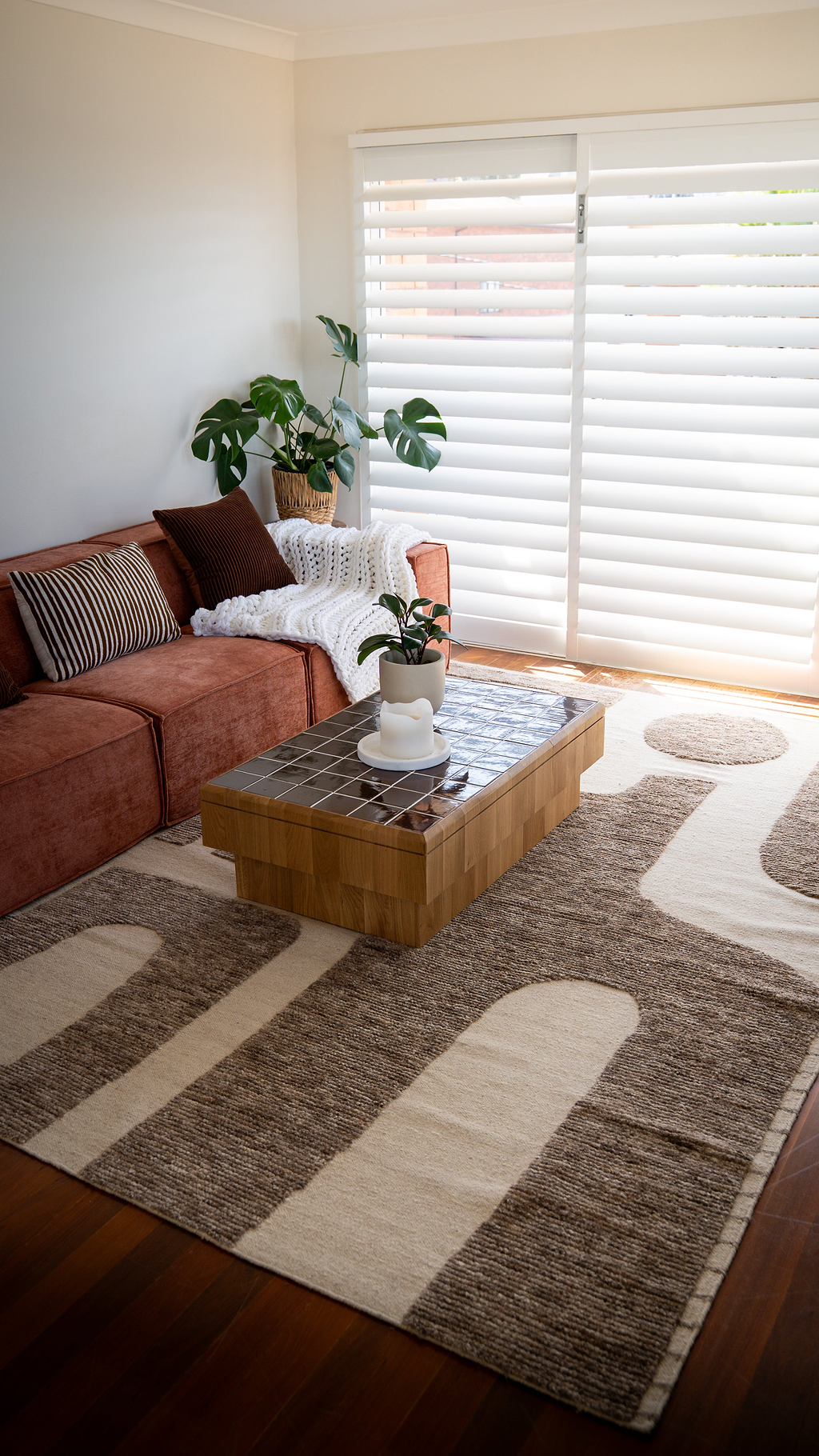 Leblon Abstract Pattern New Zealand Wool Rug in Natural
