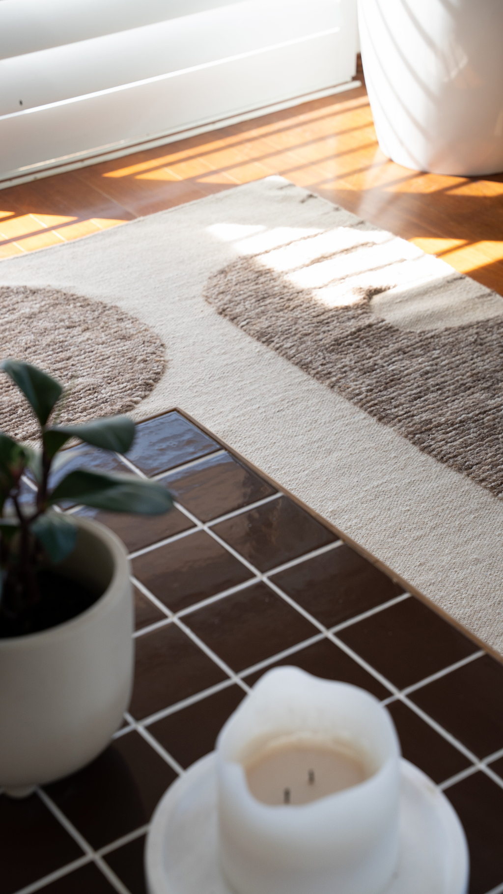 Leblon Abstract Pattern New Zealand Wool Rug in Natural