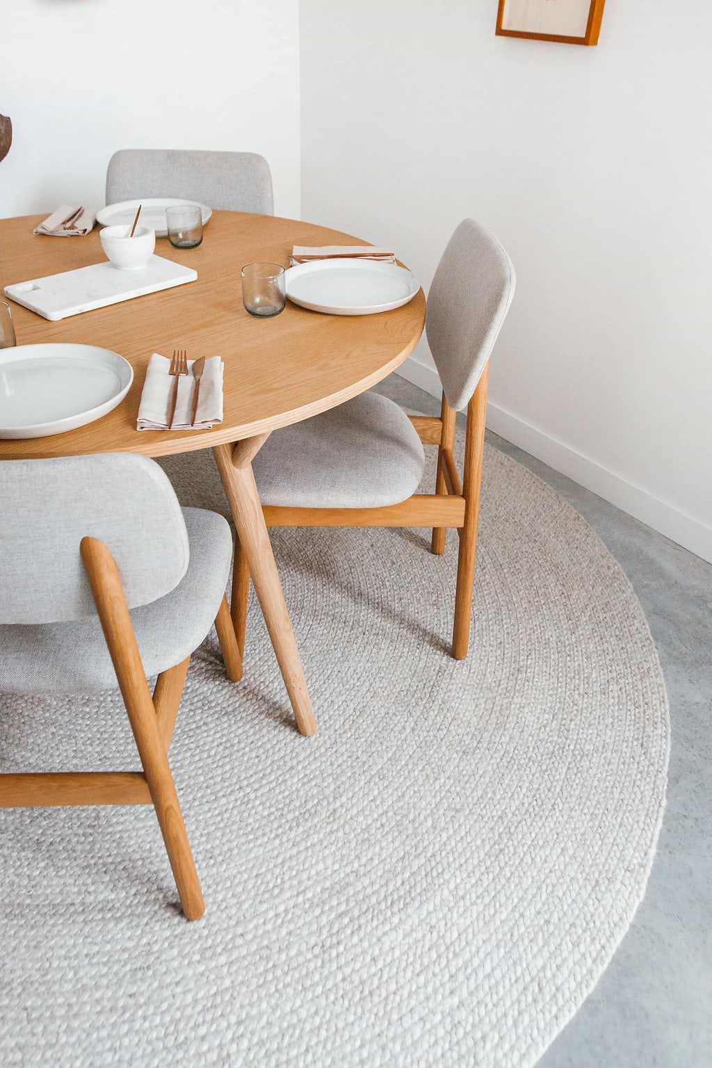 Jiva Round Braided Wool Rug in Ivory Beige