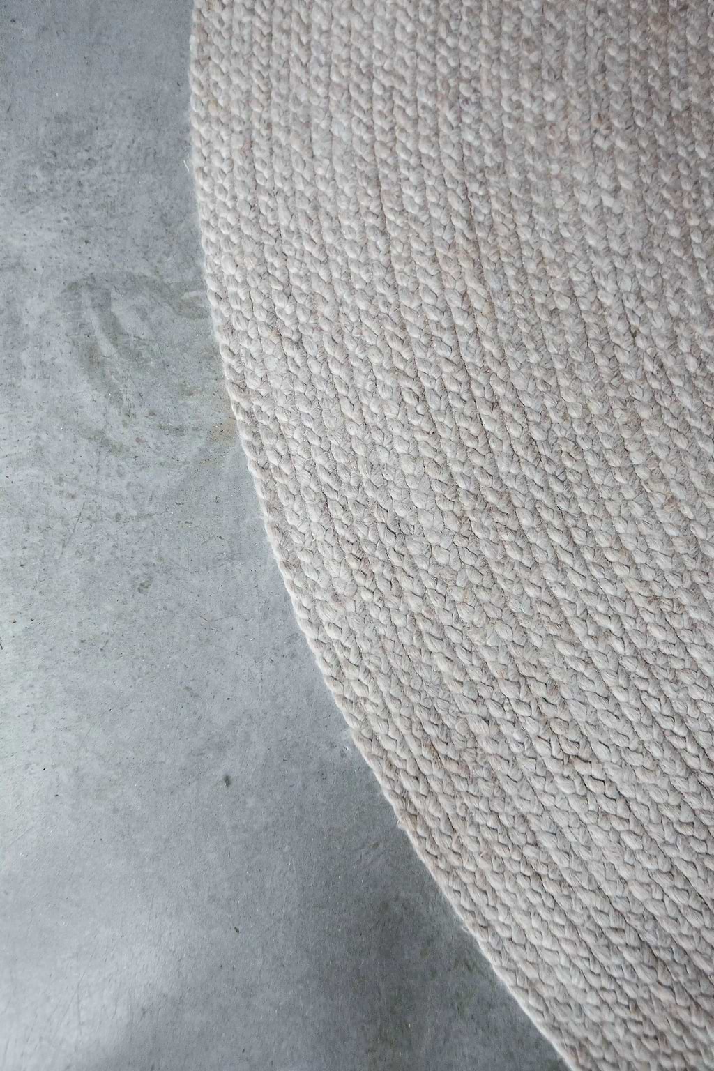 Jiva Round Braided Wool Rug in Ivory Beige