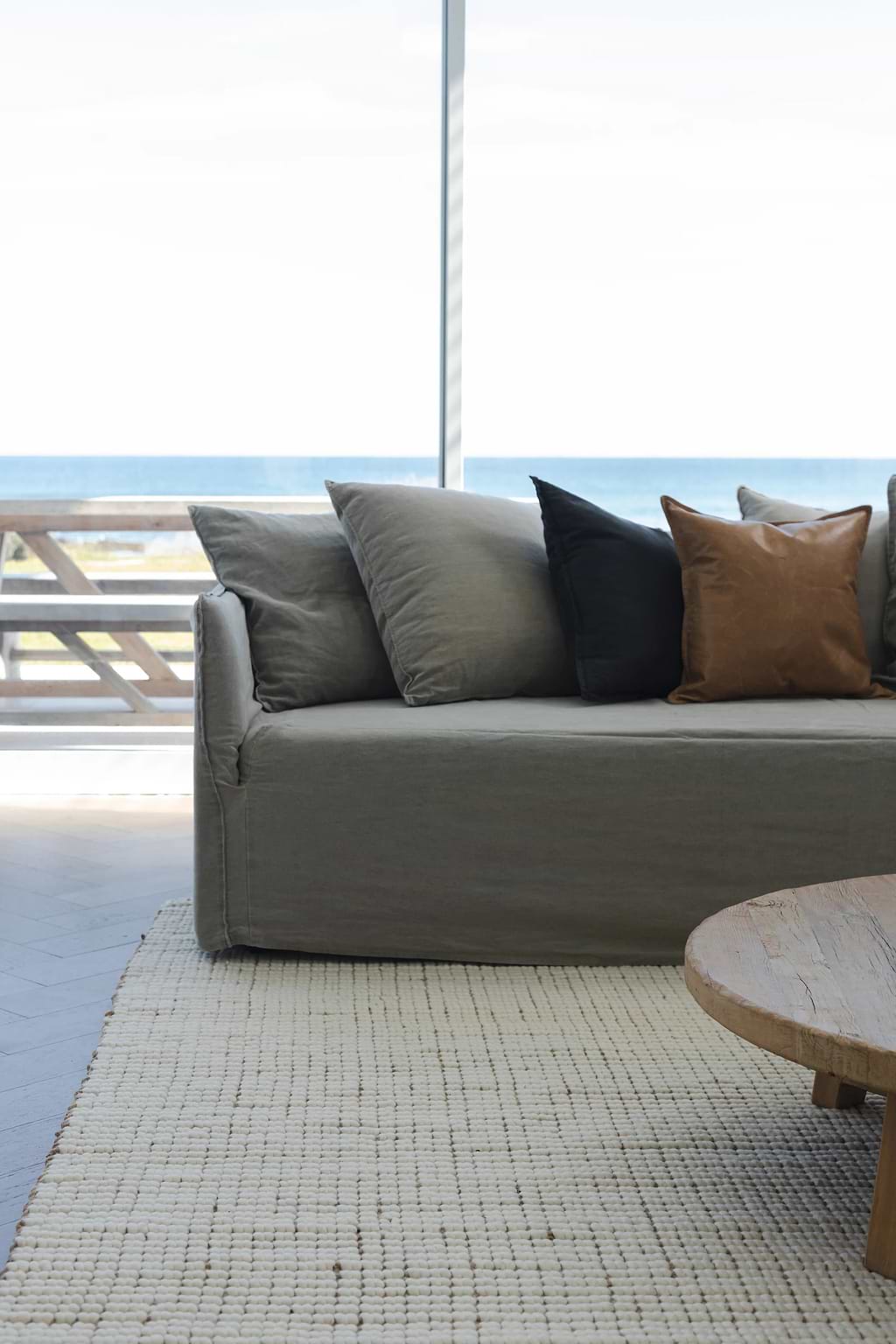 Alskar Handwoven Wool and Jute Rug in Ivory