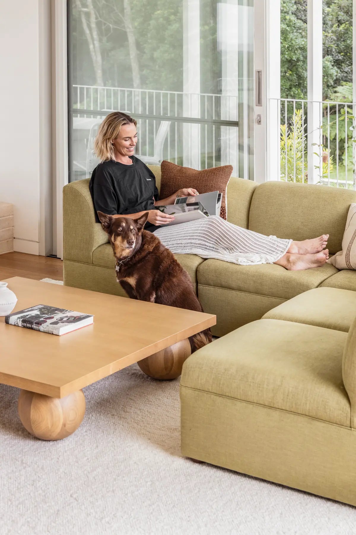 How to Choose the Right Size Rug for Your Living Room