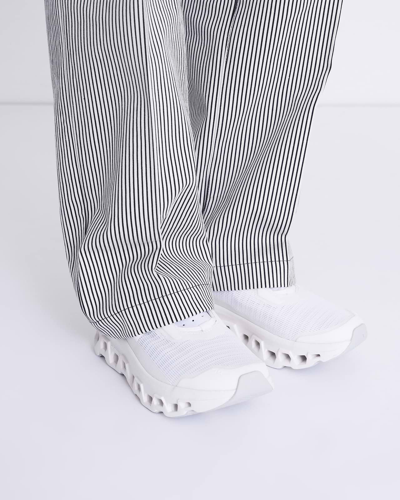 ワンタックパンツ