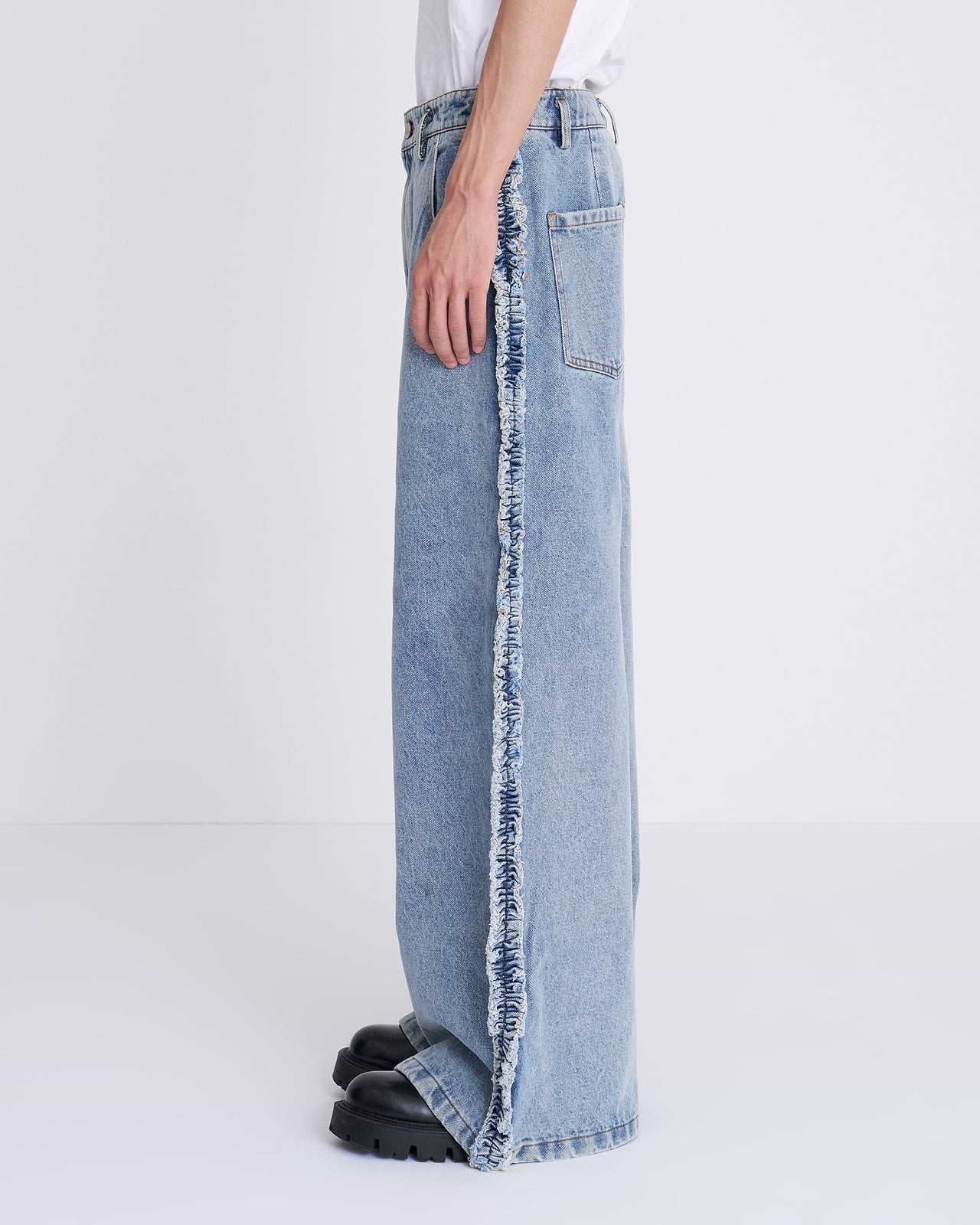 ラッフルデニムパンツ