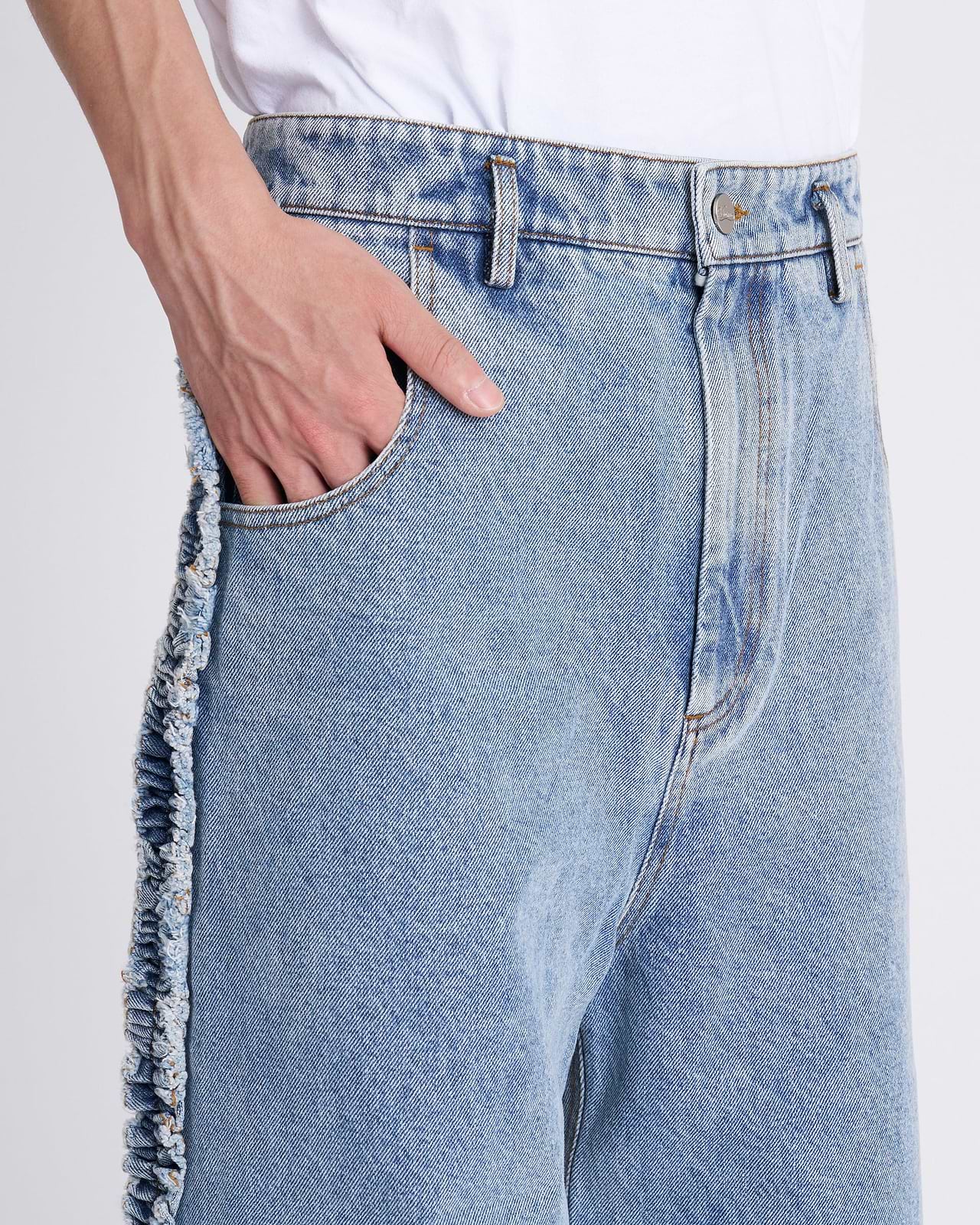 ラッフルデニムパンツ