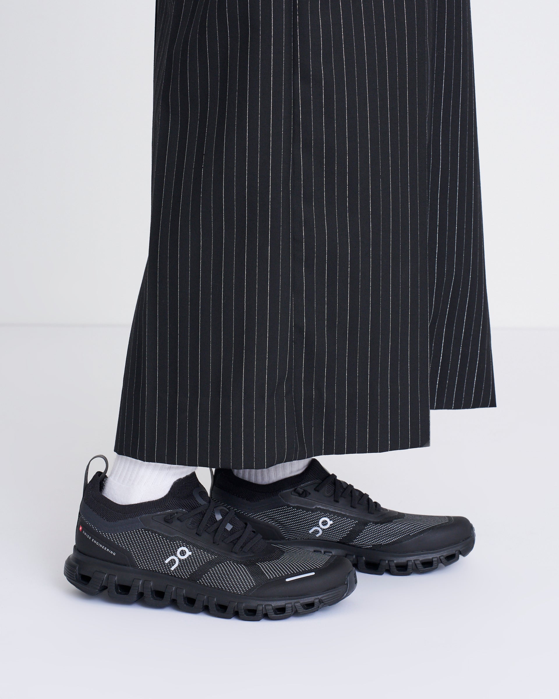 On】クラウド6 ヴァーサ（ウィメンズ）| Size23-26 ブラック | 海外製