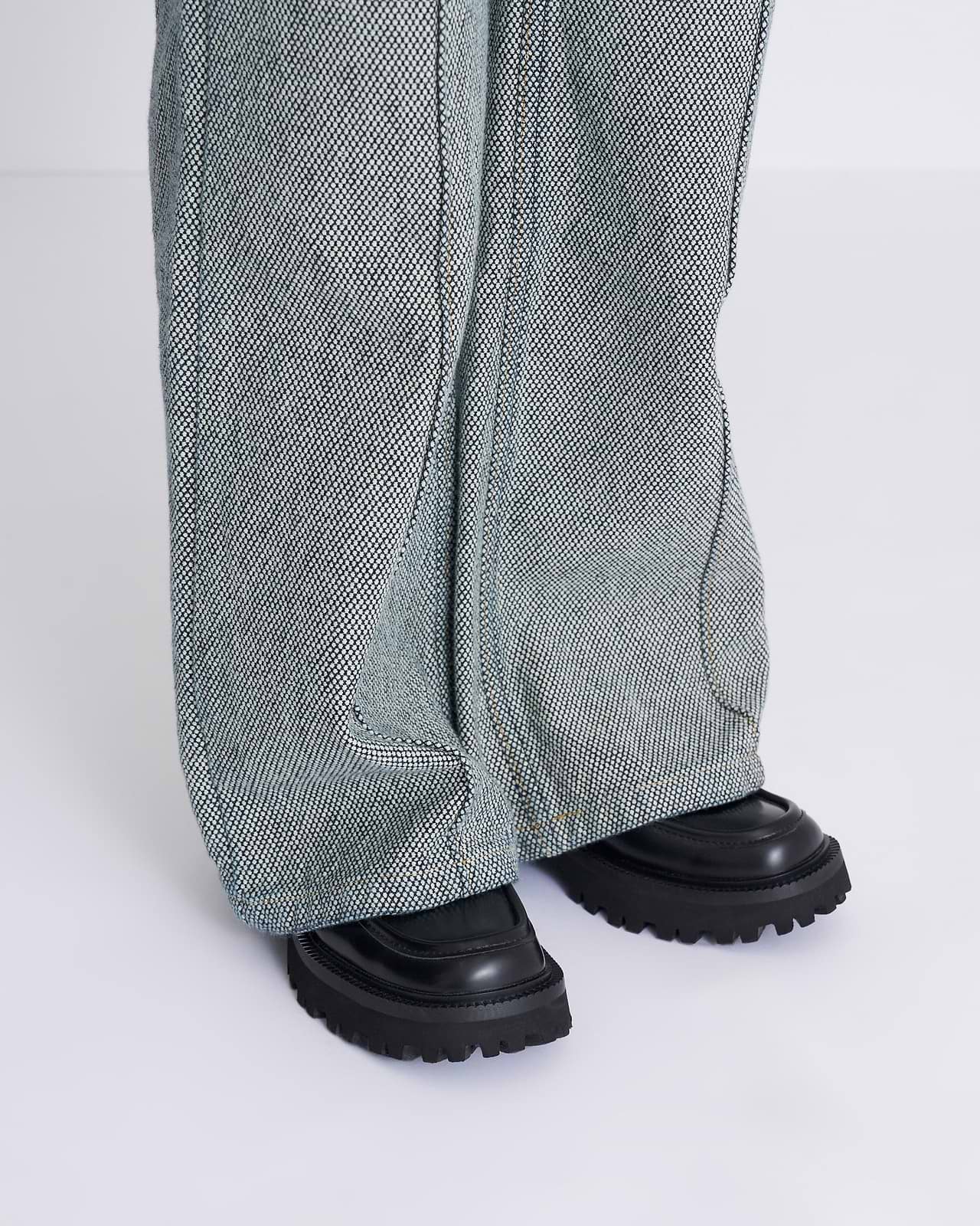 ウェーブパネルパンツ