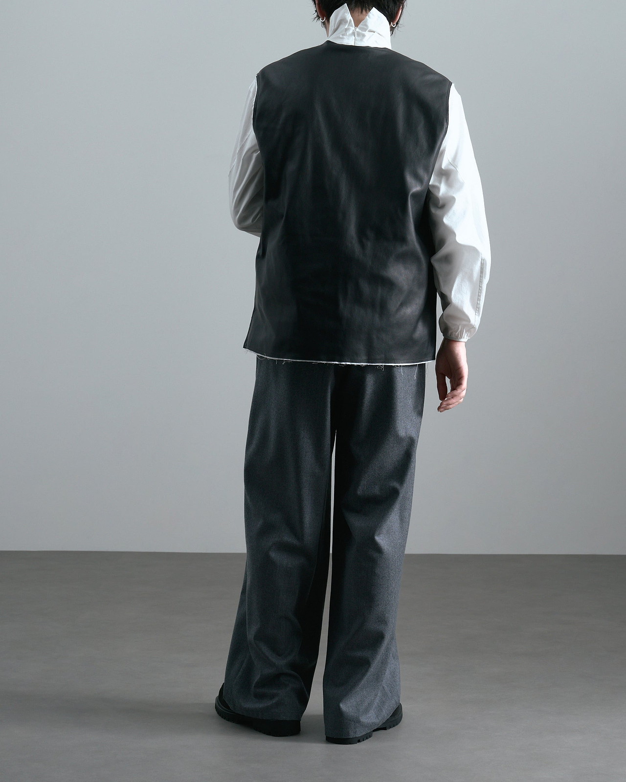 【26SS】シンセティックレザーベスト