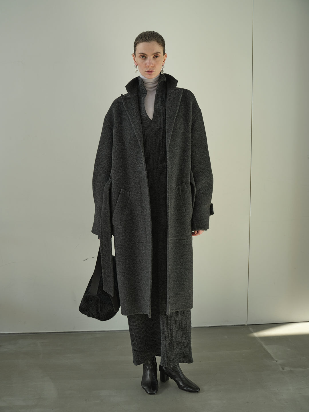 【26AW】ムートンウエストバッグ