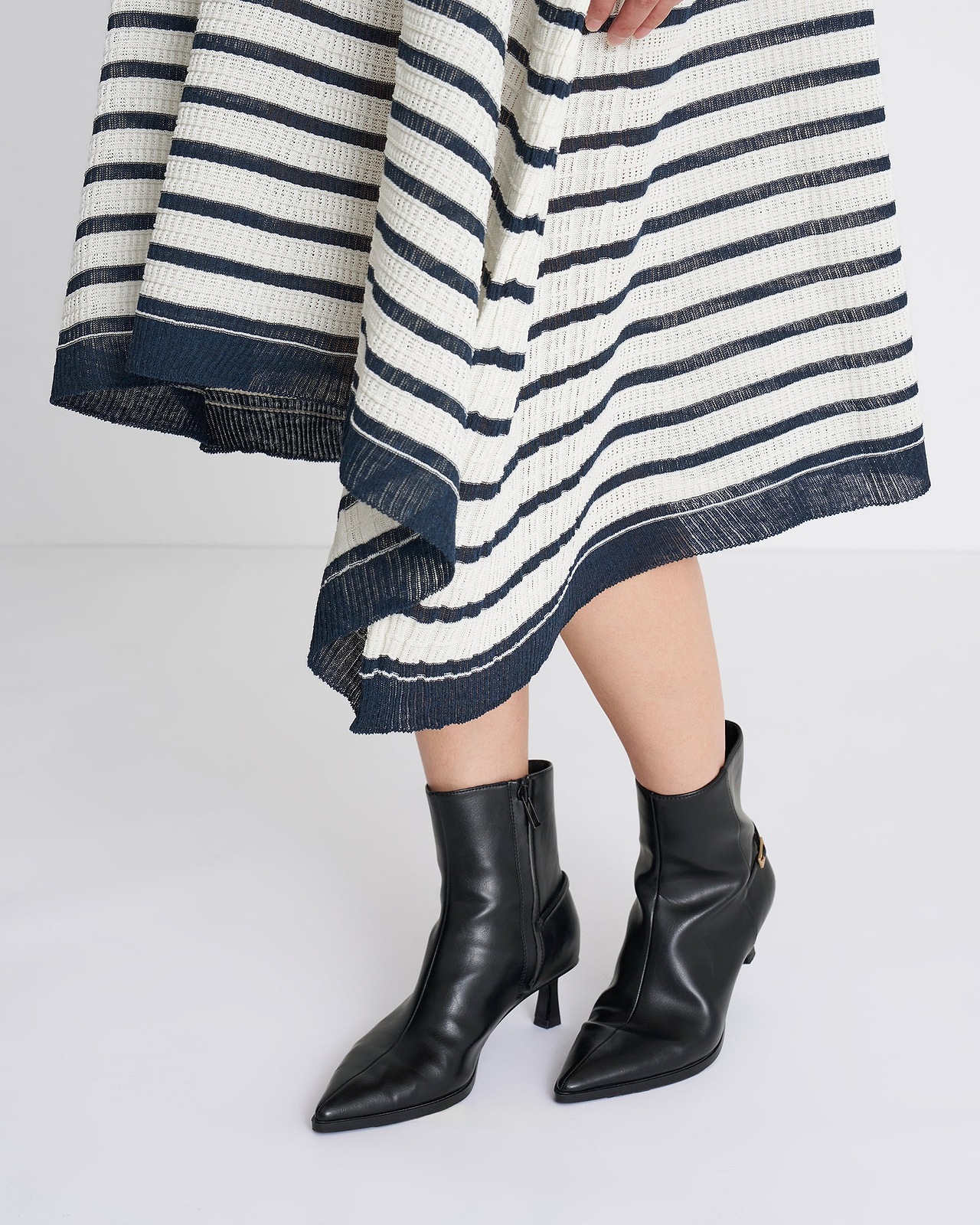 【26SS】アシンメトリーストライプシームレスドレス