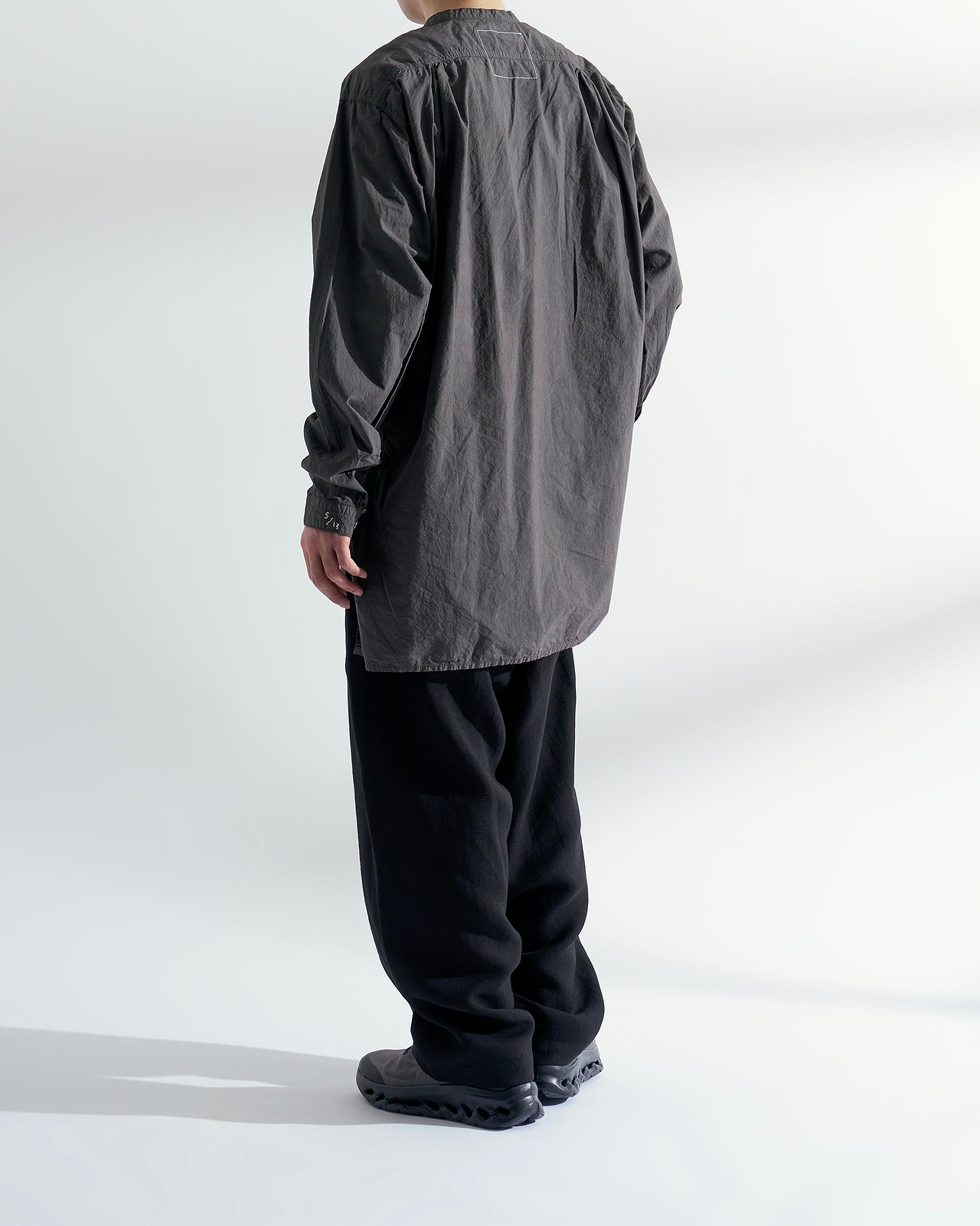 【26SS】ハンドエンブロイダリーメッセージシャツ（限定30枚）
