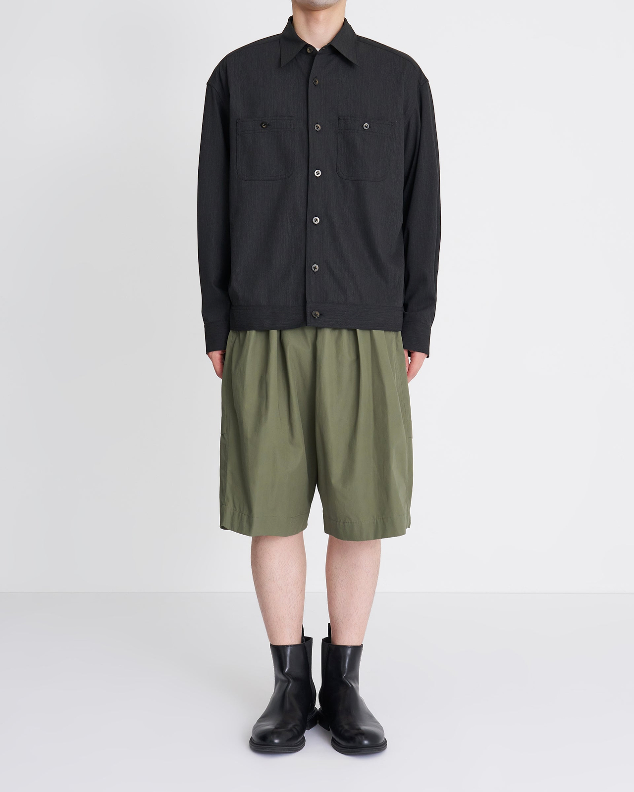 着用サイズ4／身長177cm