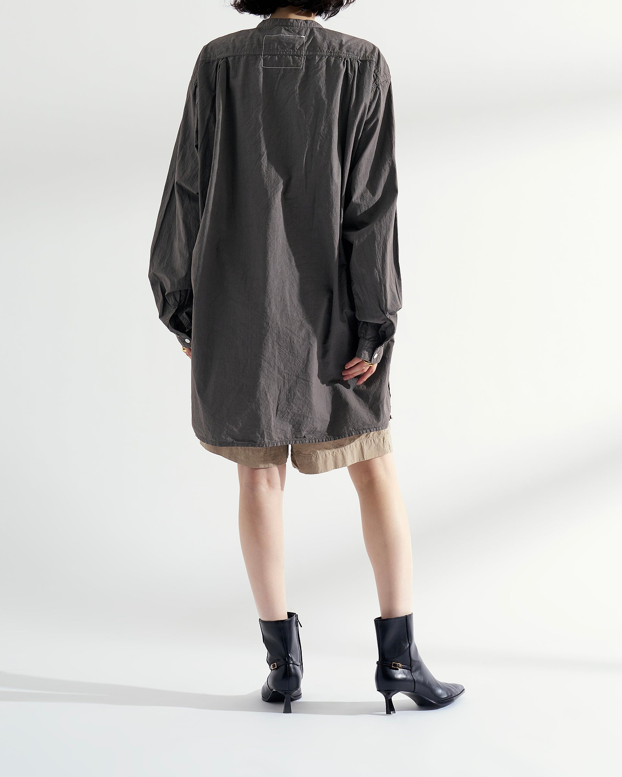 【26SS】ハンドエンブロイダリーメッセージシャツ（限定30枚）