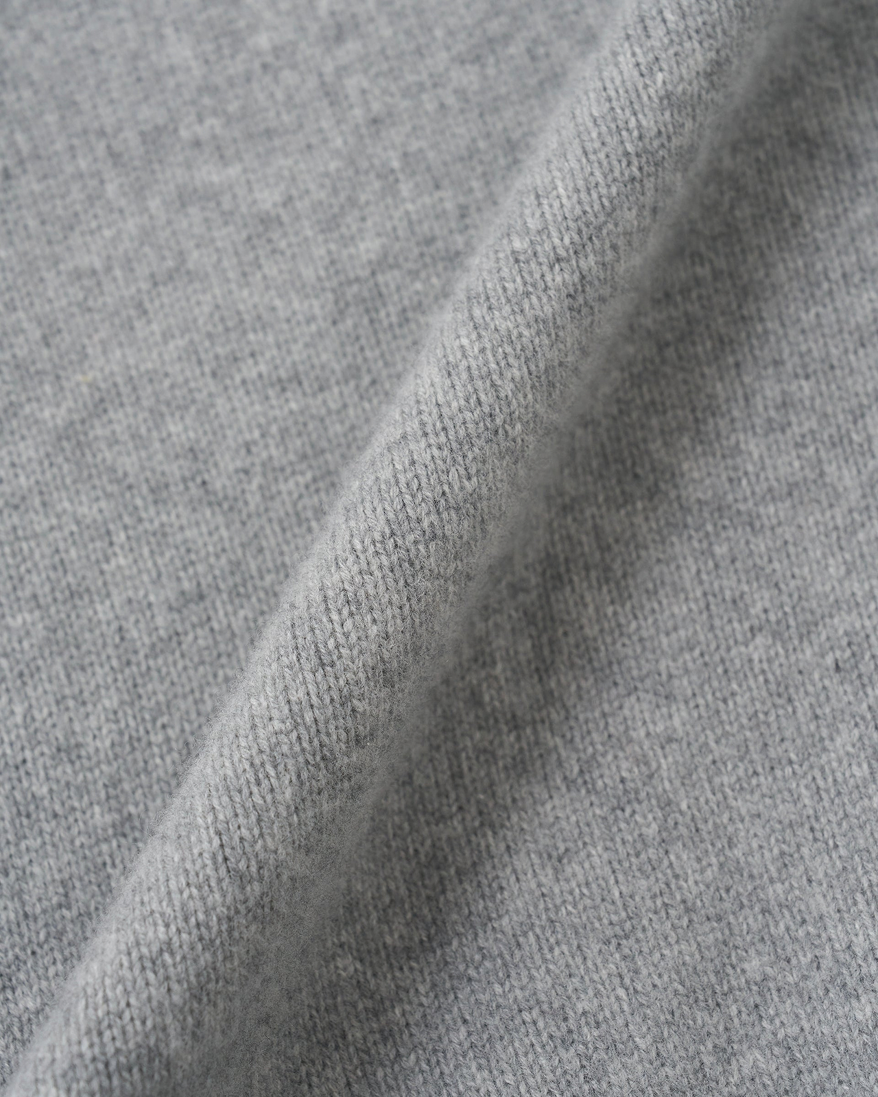 【26AW】ファインウールプルオーバーニット