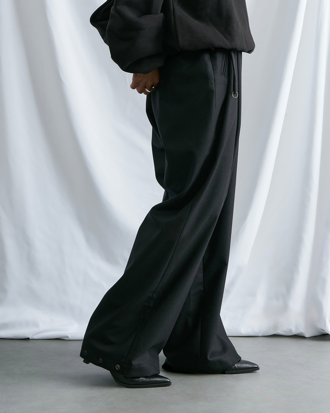 【26AW】ウールカシミヤポプリンメルトンノーブレイナーパンツ
