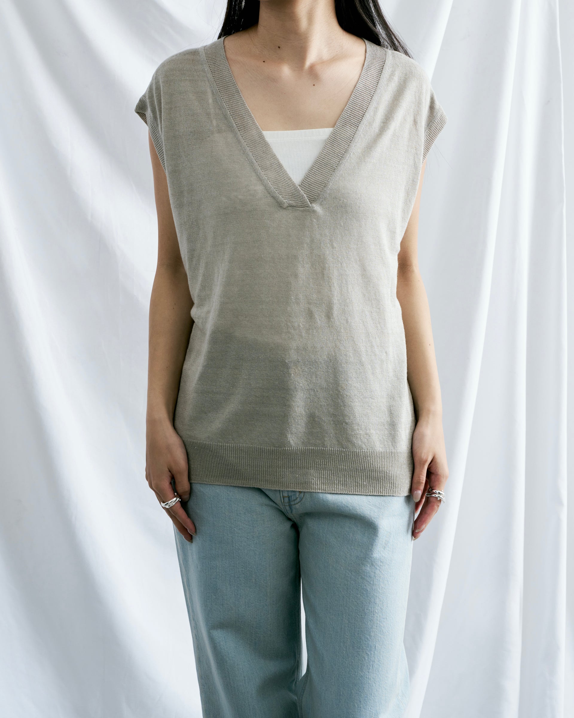 Tu es mon Tresor（トゥ エ モン トレゾア）】V-Neck Linen Knit Vest