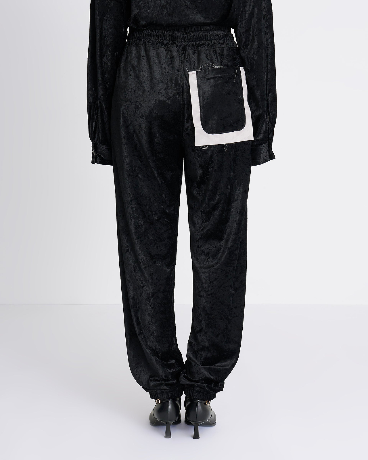 【26AW】ベロアイージースリムパンツ