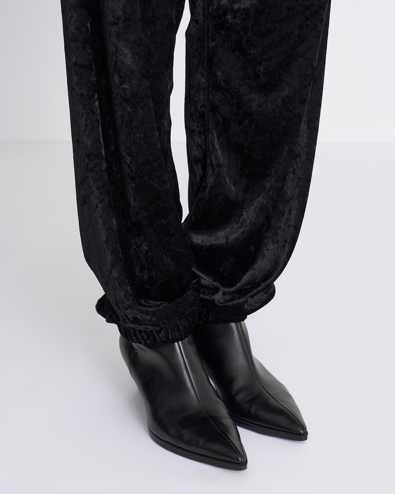 【26AW】ベロアイージースリムパンツ