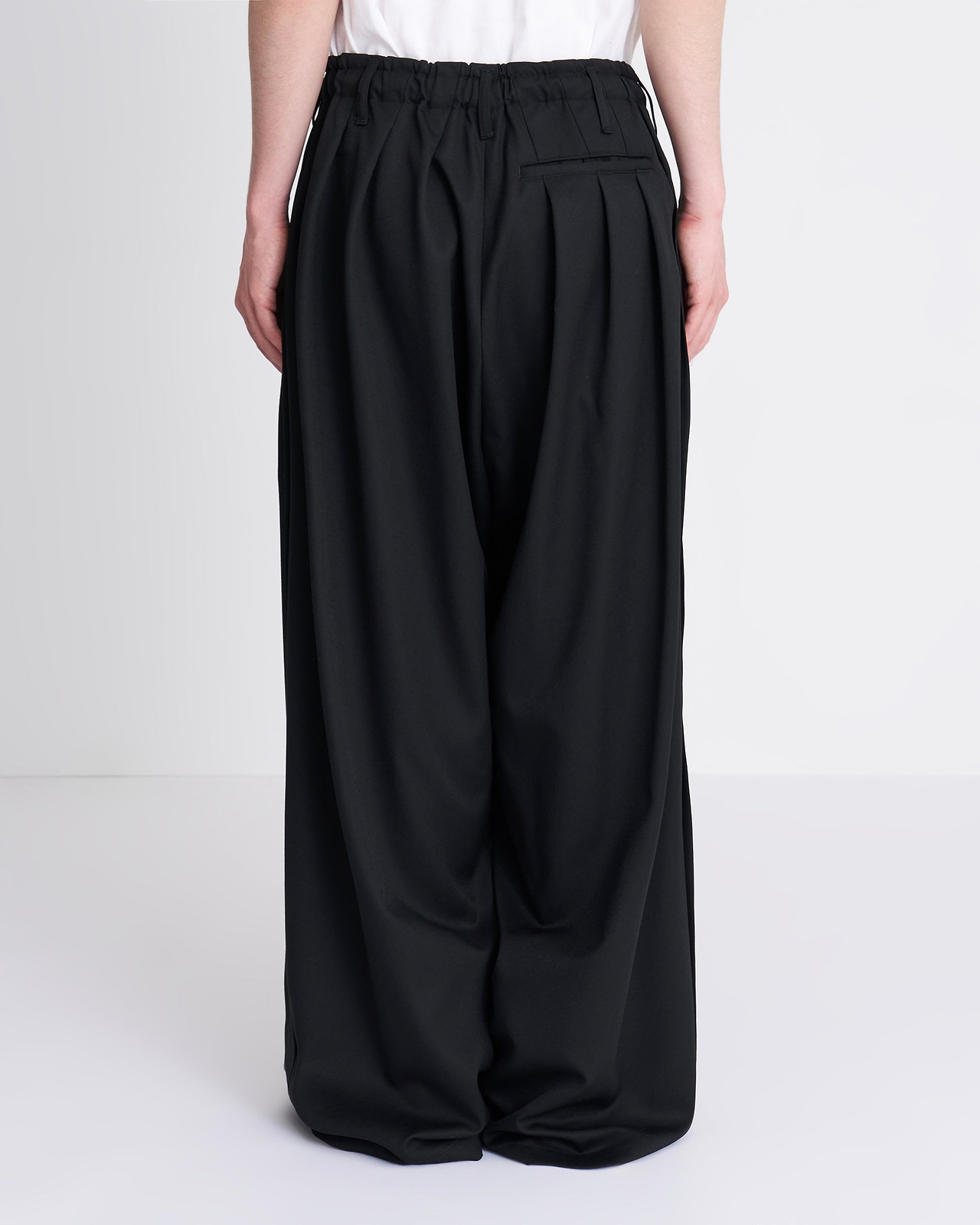 【26AW】ギャバジンワンショルダーパンツ