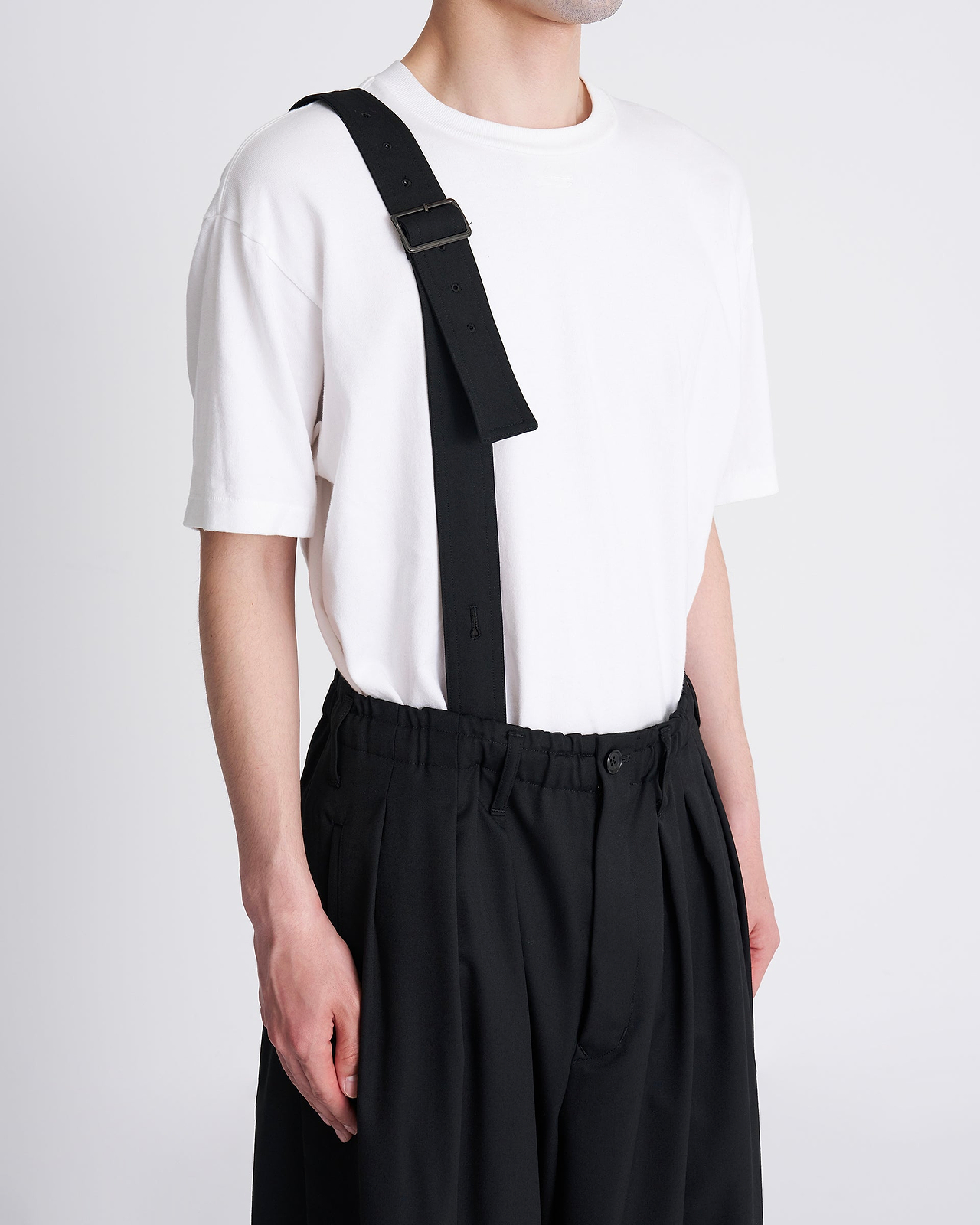 【26AW】ギャバジンワンショルダーパンツ