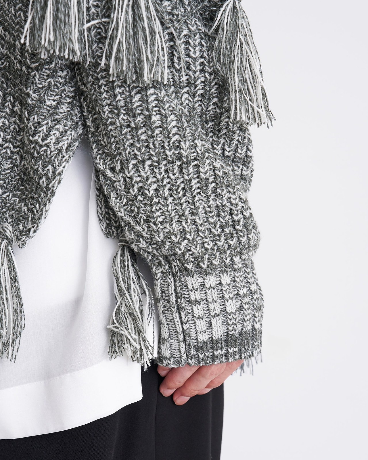 【26AW】フリンジニット