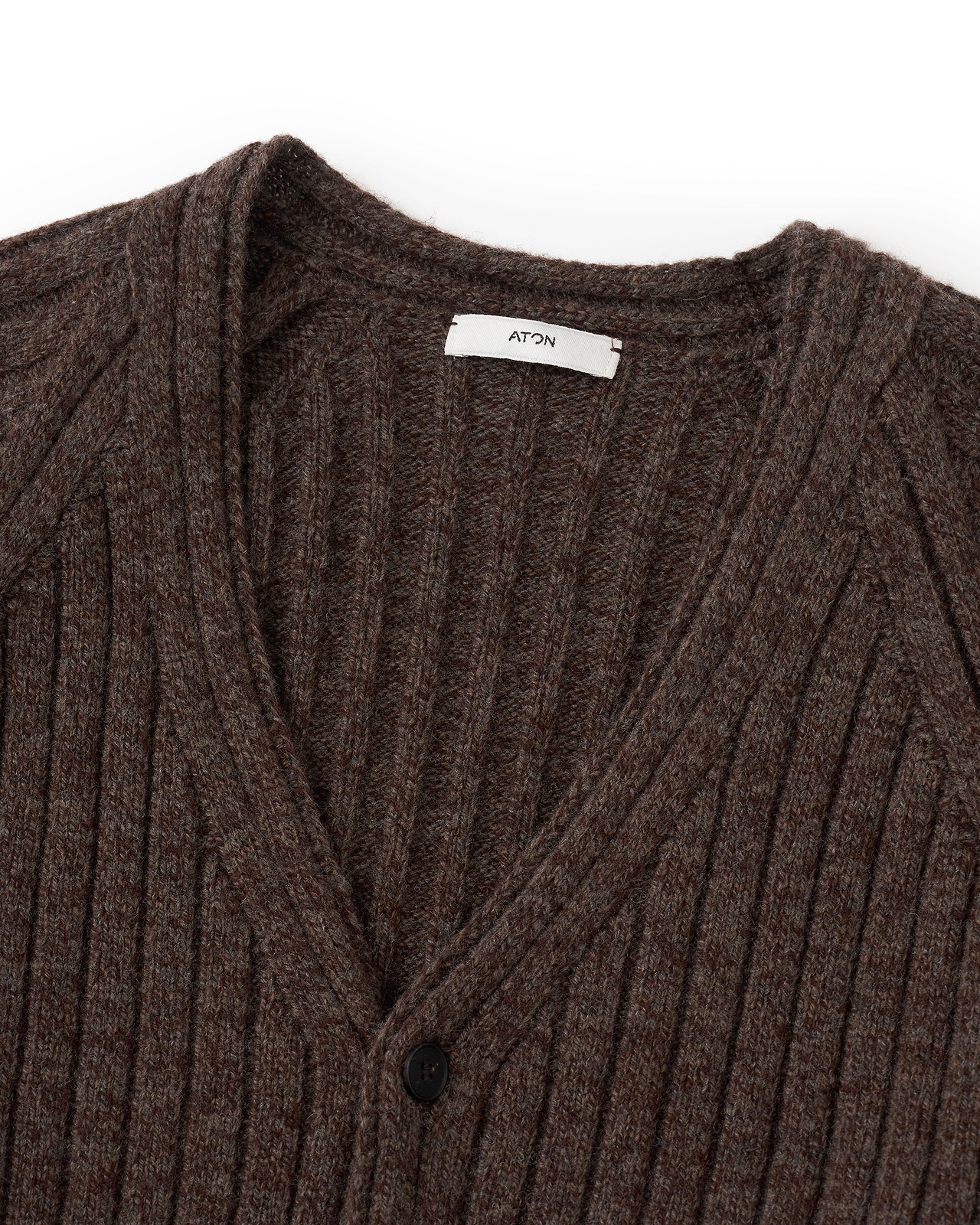 【26AW】ラムウールVネックカーディガン