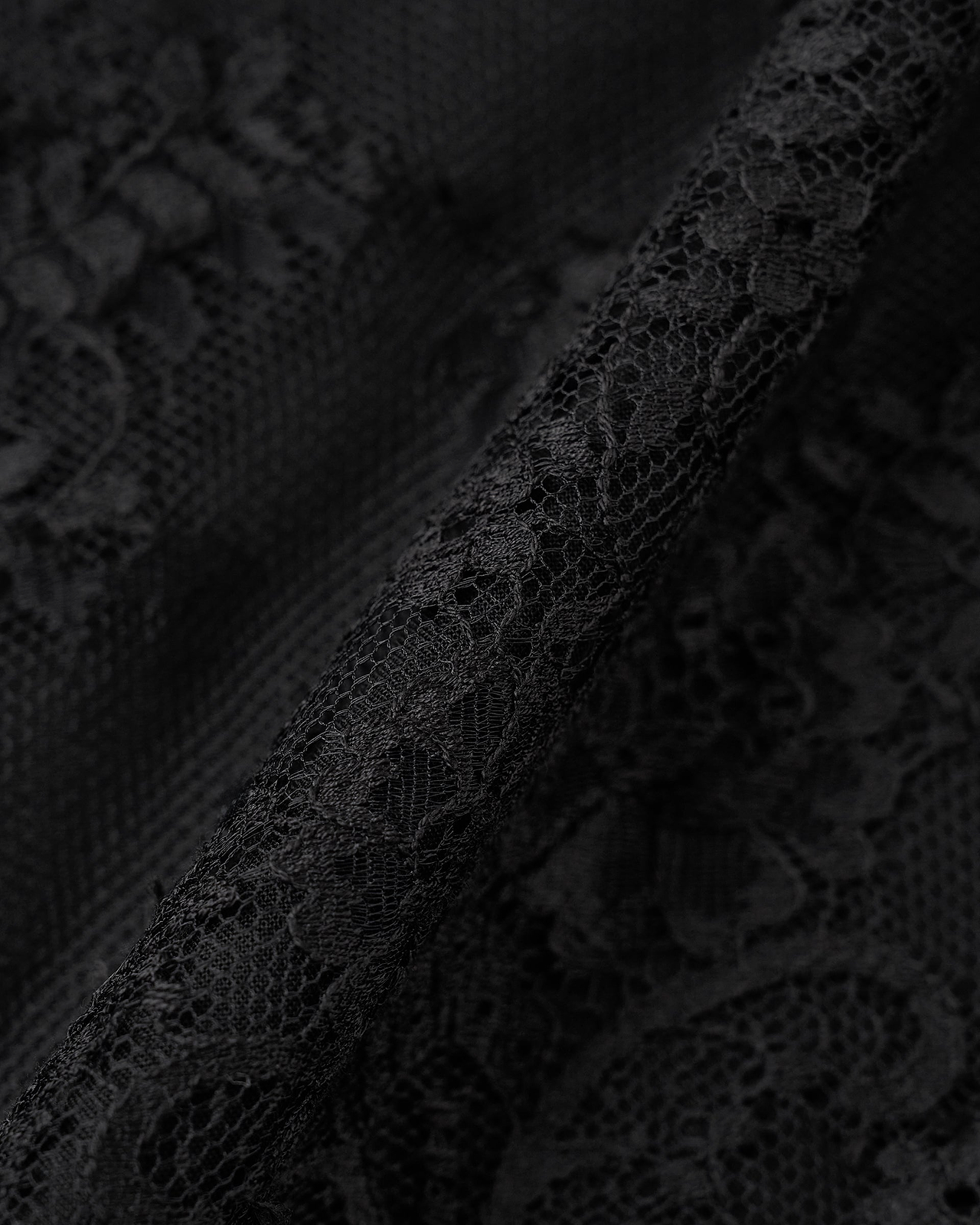 【26AW】レースバックパネルシャツ（ブラック）