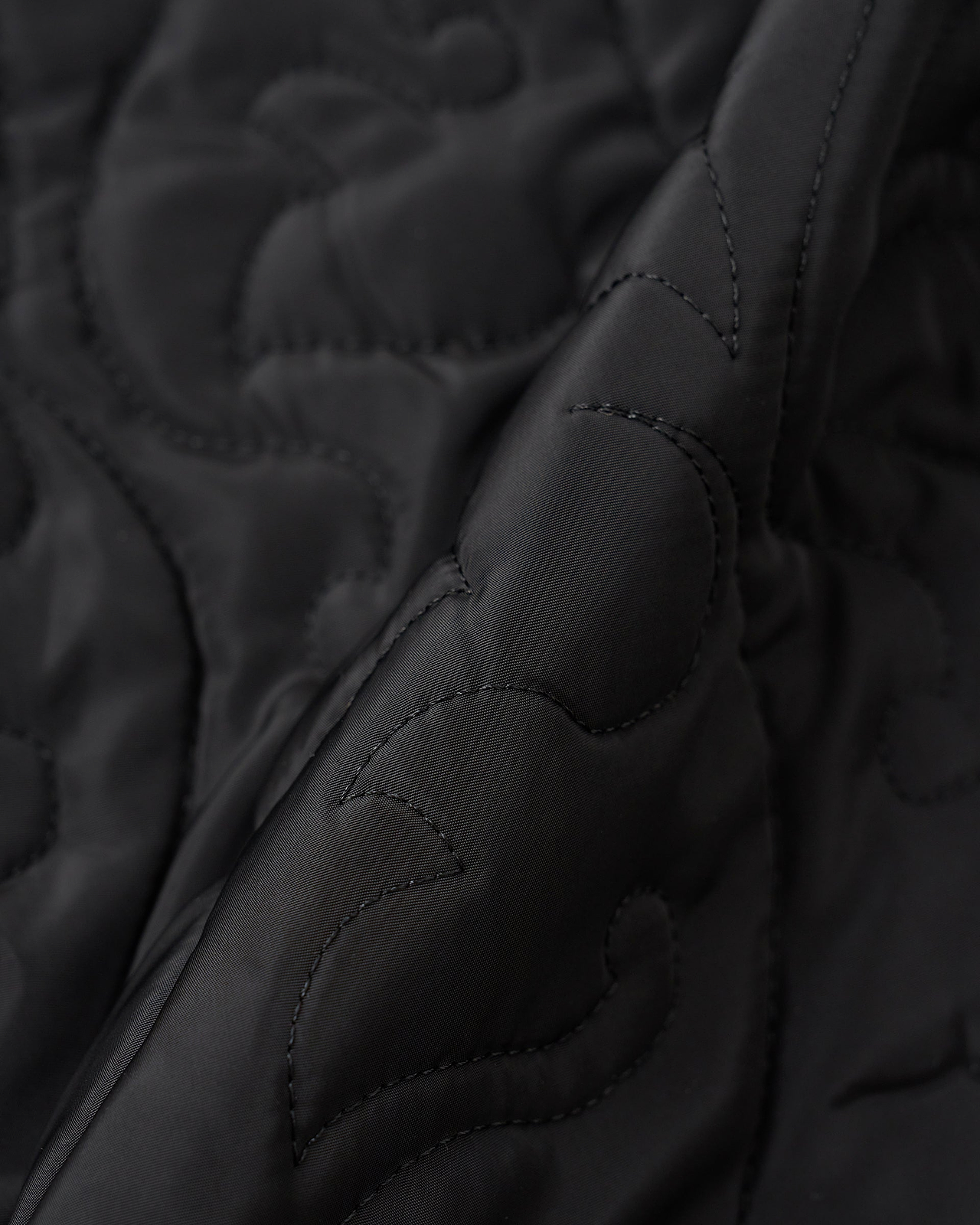 【26AW】フラワーパターンキルテッドコート