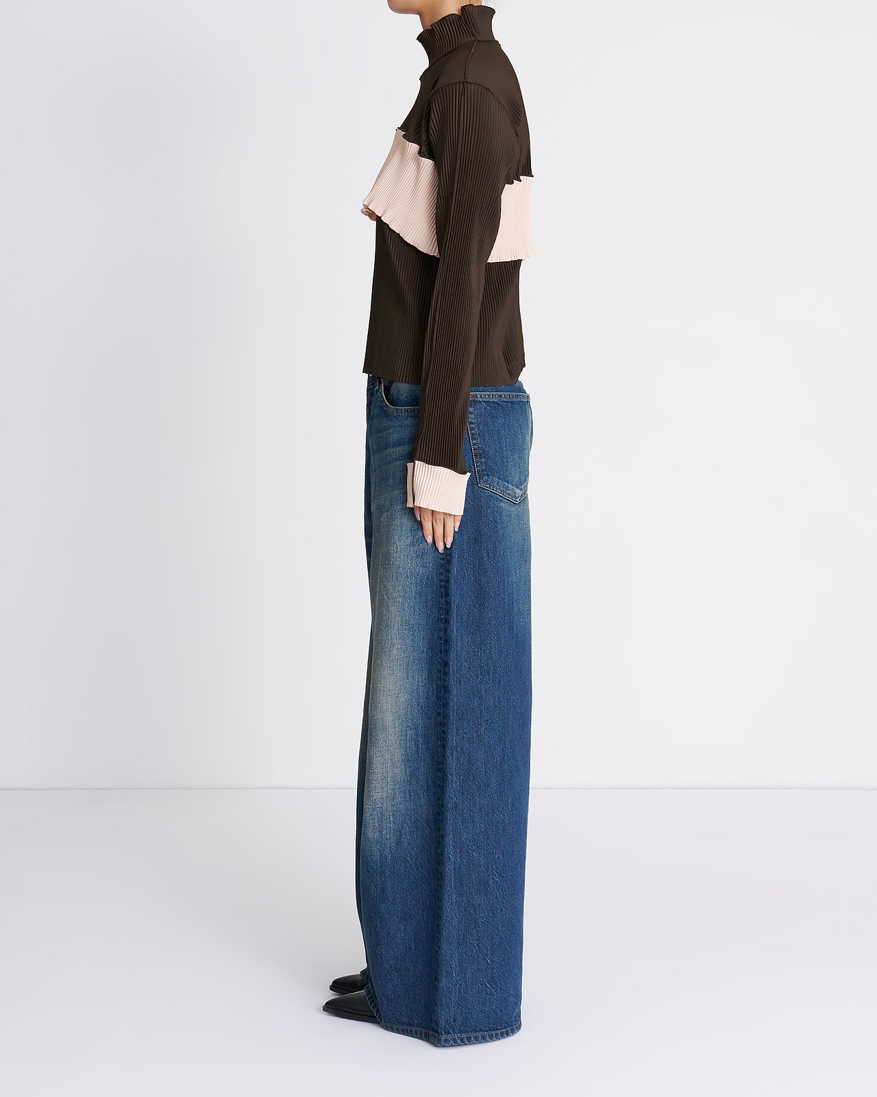 【26AW】ビスチェハイネックトップ