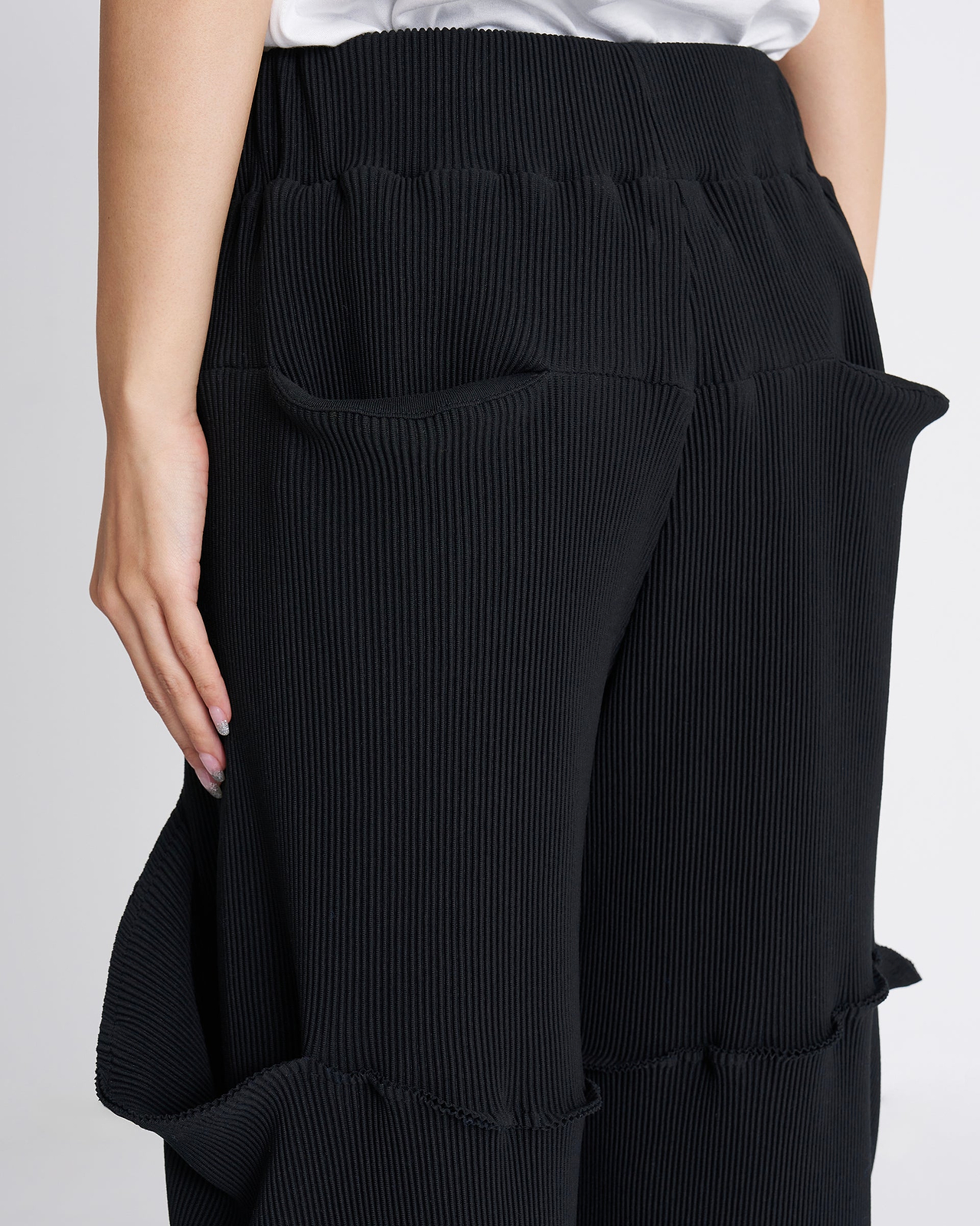 【26AW】クリスプカーヴドポケットパンツ