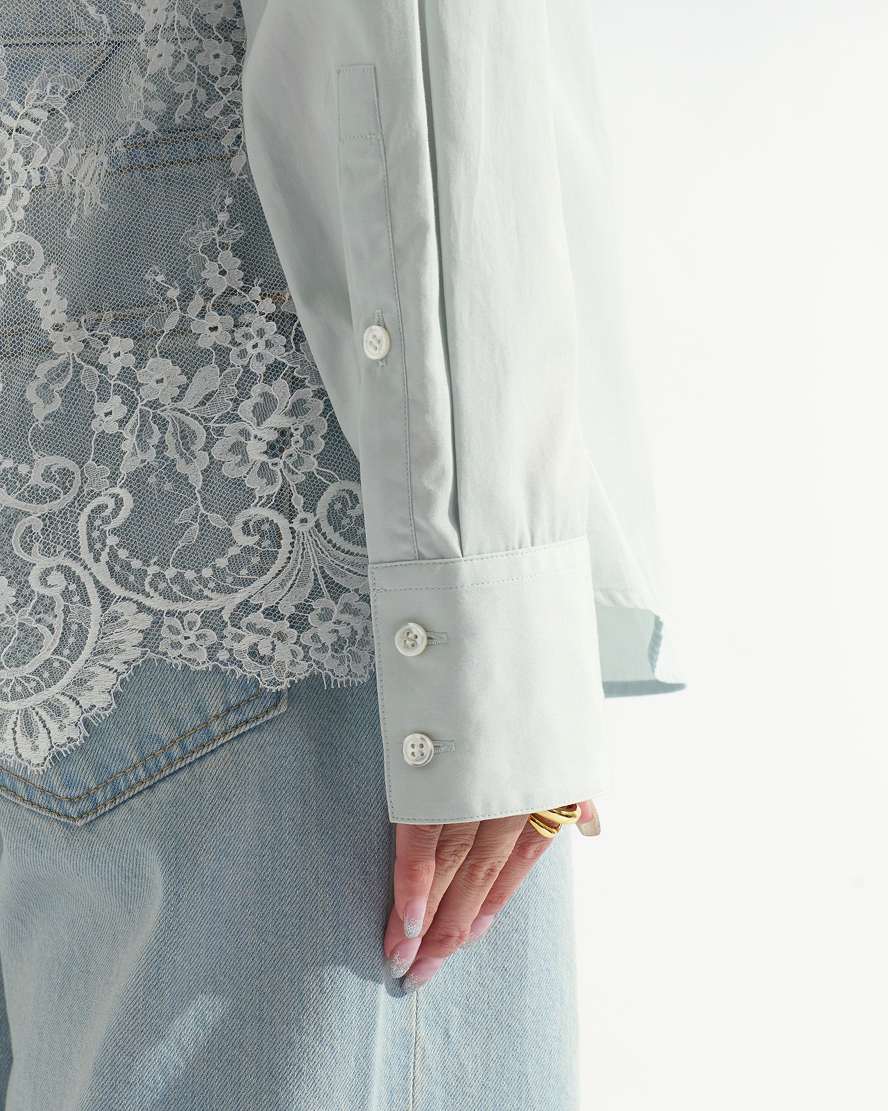 【26AW】レースバックパネルシャツ（ライトブルー）