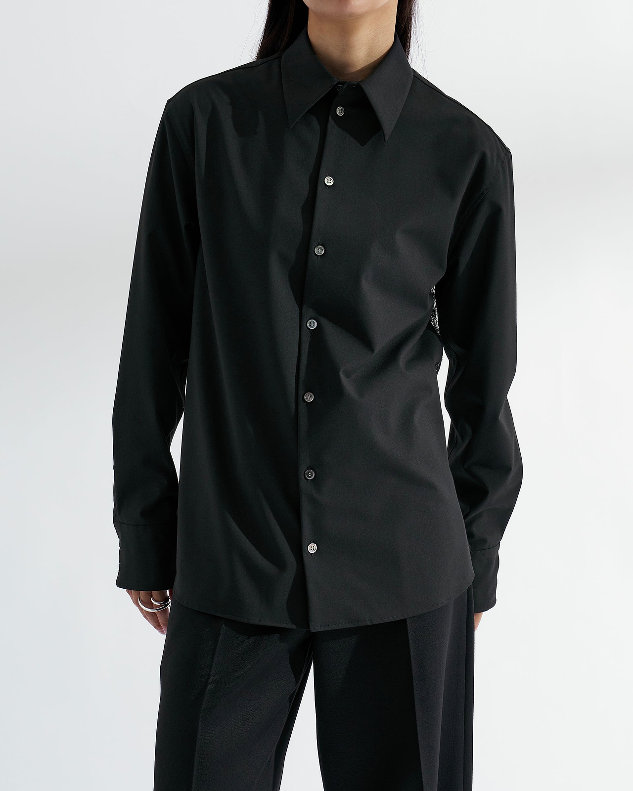 【26AW】レースバックパネルシャツ（ブラック）