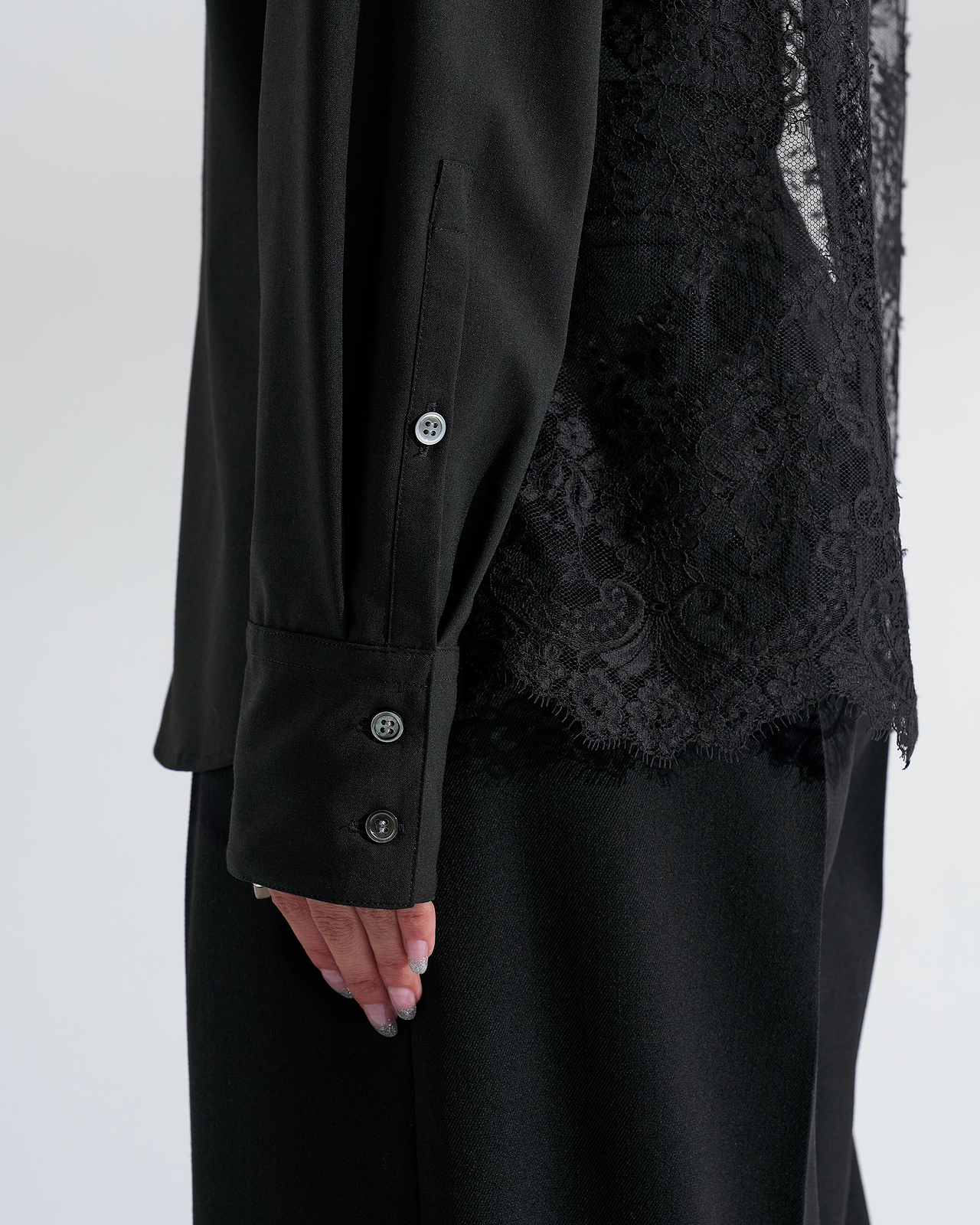 【26AW】レースバックパネルシャツ（ブラック）